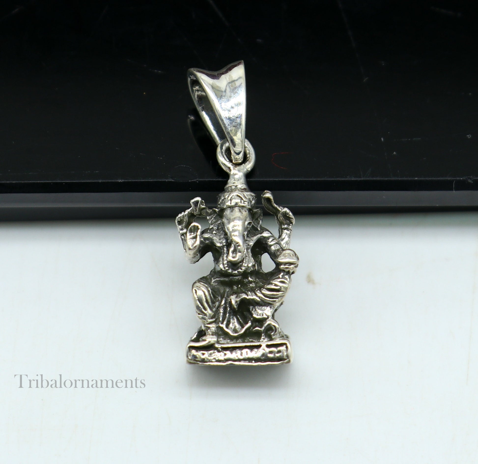 Elegant design Divine lord Ganesha blessing pendant, excellent vintage designer 925 sterling silver handmade jewelry from india ssp933 - TRIBAL ORNAMENTS