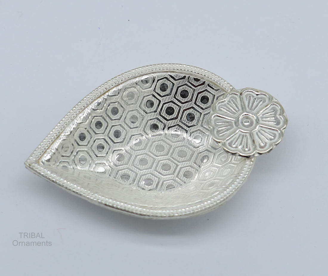 Vintage style Solid silver handmade elegant oil lamp or kumkum bowl, silver puja worship utensils, silver diya, deepak,Diwali puja art su593 - TRIBAL ORNAMENTS