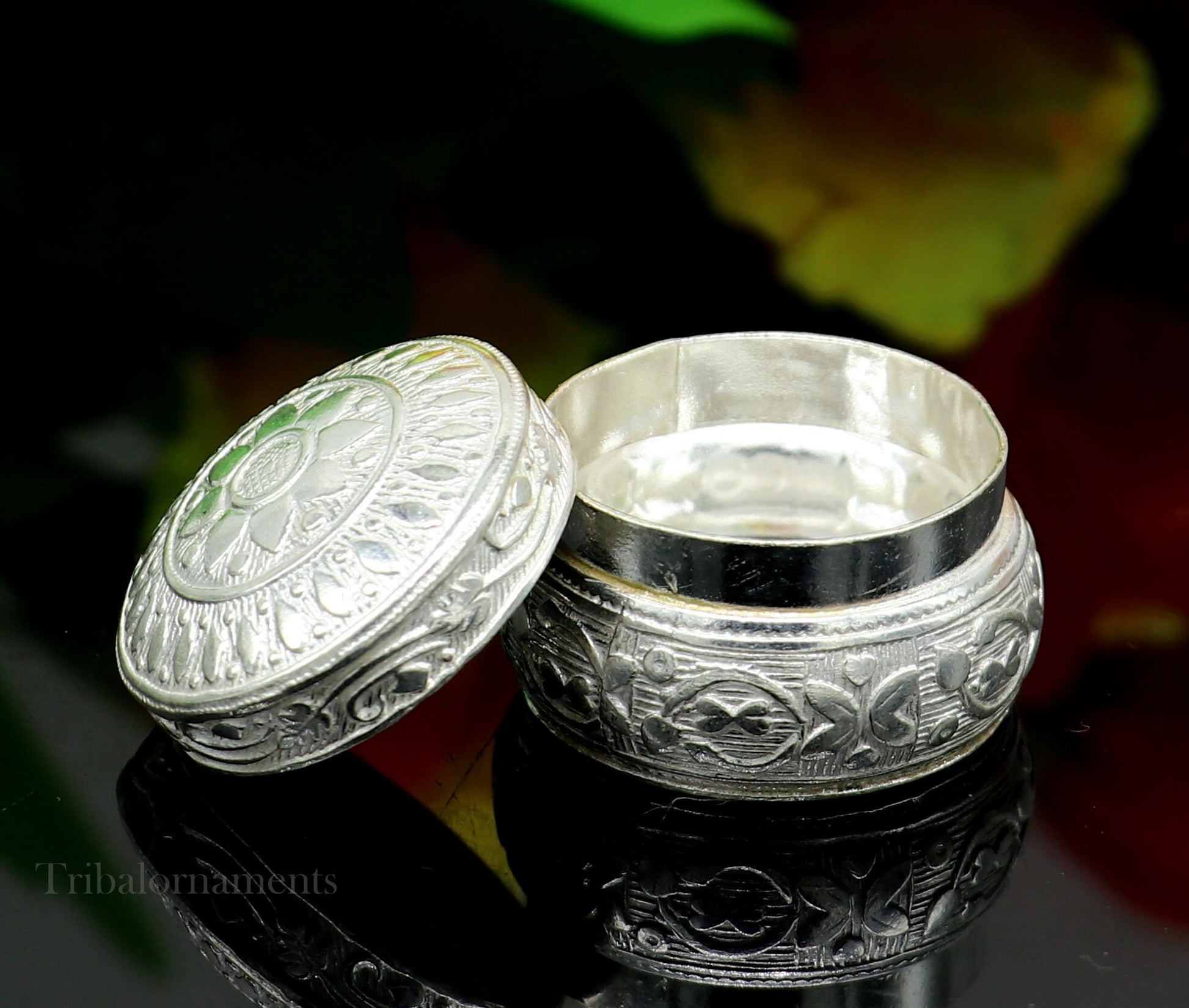 Vintage Style 925 sterling silver unique design handmade brides eyes kajal box, surma box, kumkum sindur box, small trinket box stb266 - TRIBAL ORNAMENTS