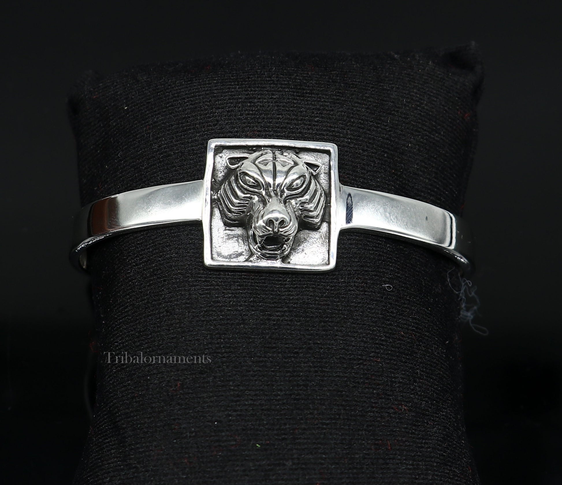 925 Pure Silver Bracelet with Black Belt in Lion Face.