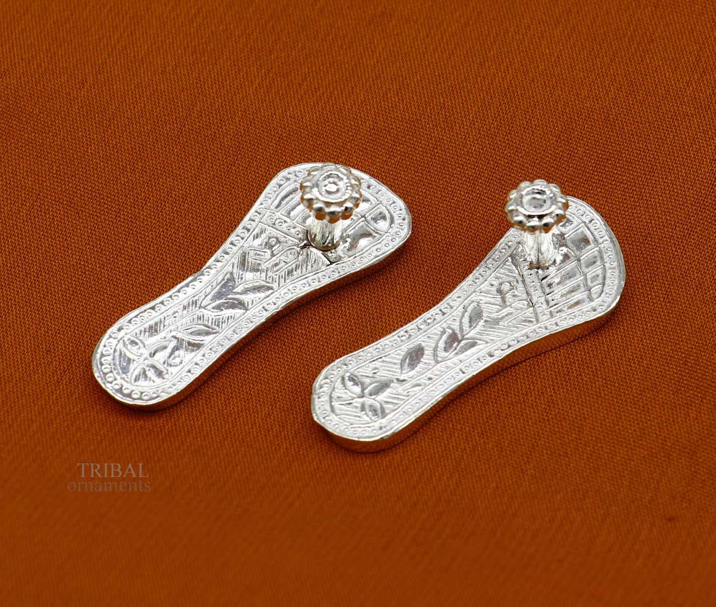 1.5" sterling silver handmade idols Charan paduka,slippers for idol krishna, laddu gopala, little krishna or Vshnu Narayana puja art su644 - TRIBAL ORNAMENTS