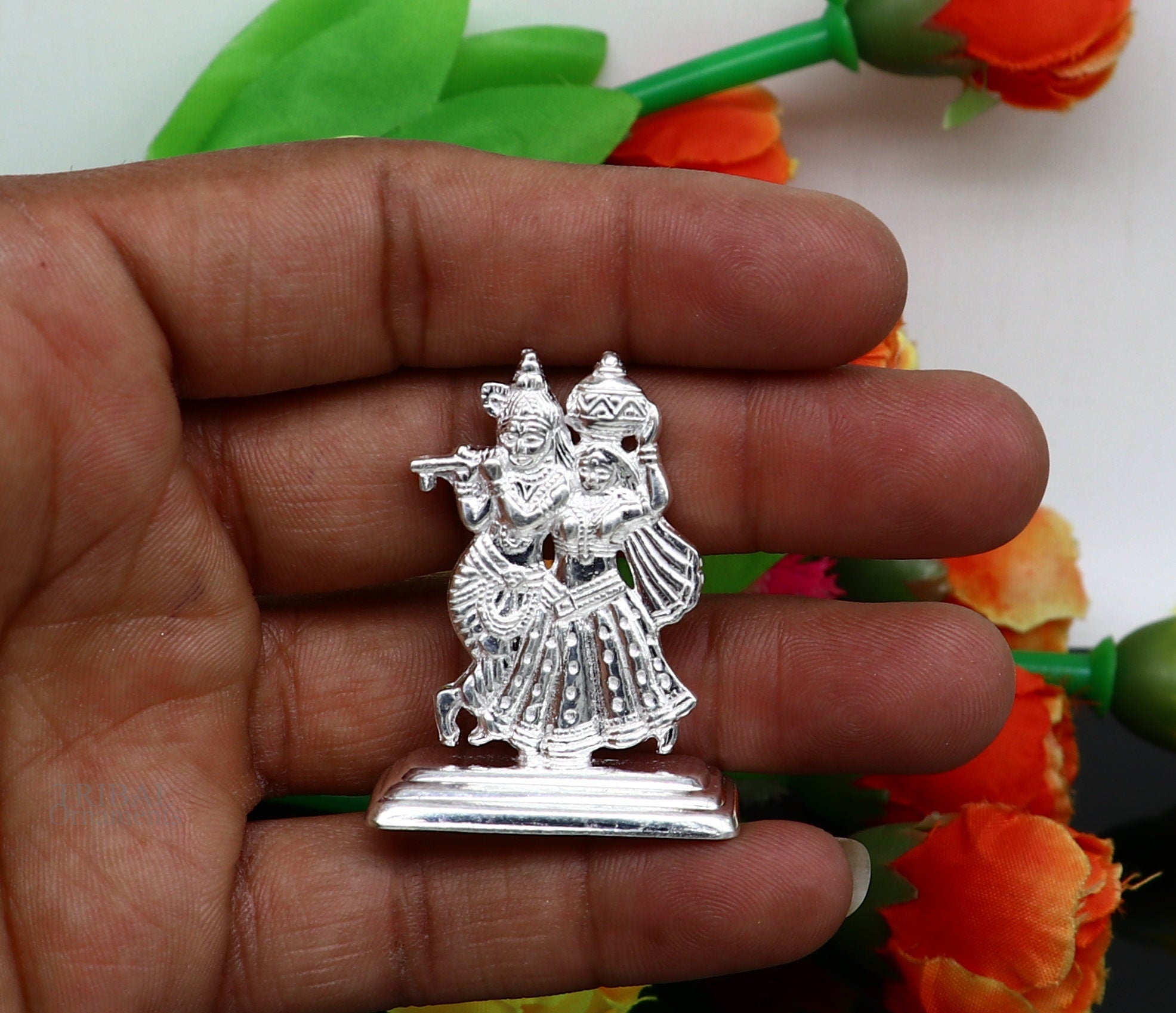 Amazon.com: Radha Krishna Brass Metal Statue Idol with Multicolor Stone  Craft Sculpture Idol Pooja Gift 5.5 Inch/875grams : Home & Kitchen