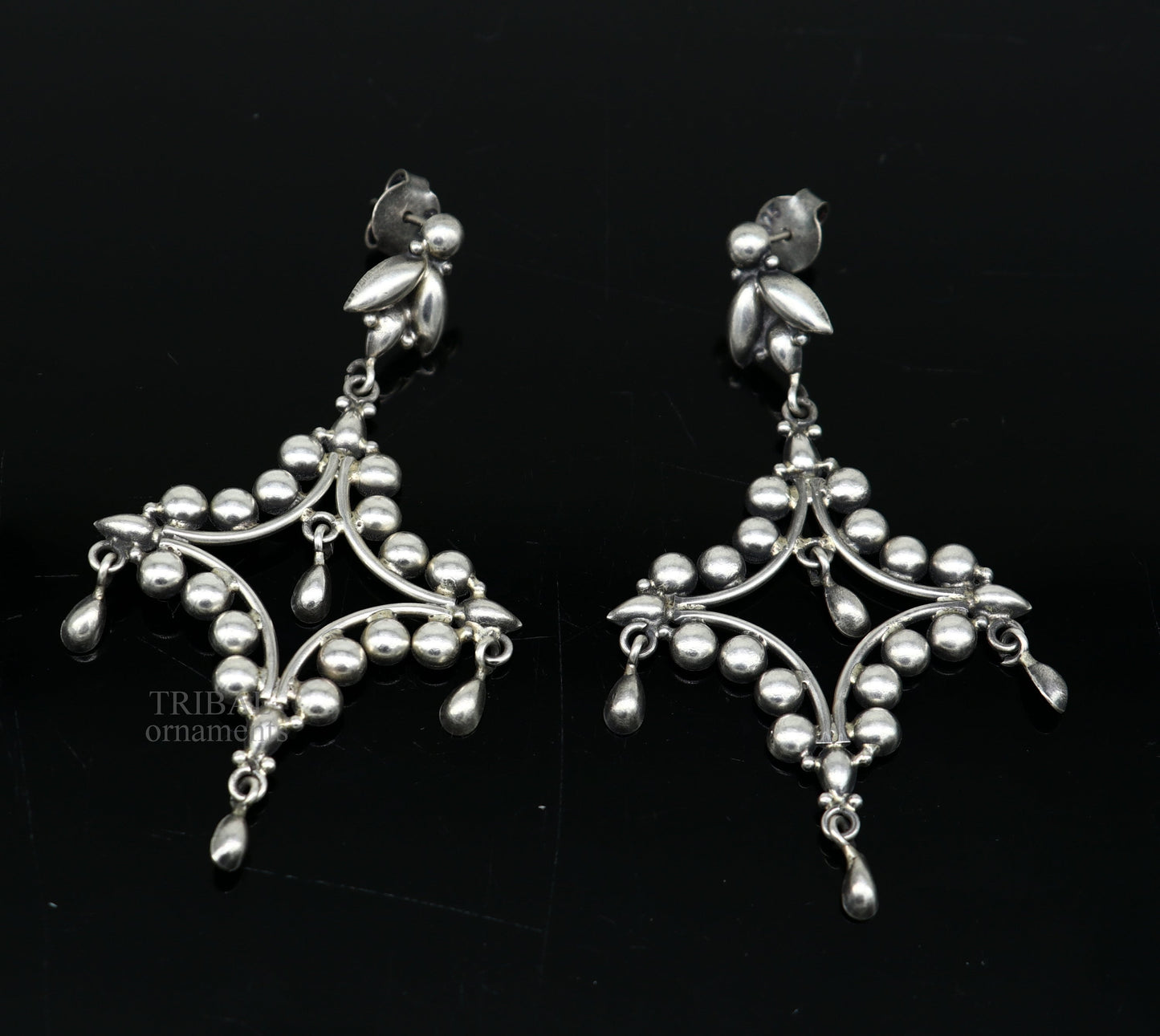 Vintage antique design handmade 92.5 sterling silver gorgeous vintage stylish stud earring fabulous light weight silver earrings ear1090 - TRIBAL ORNAMENTS