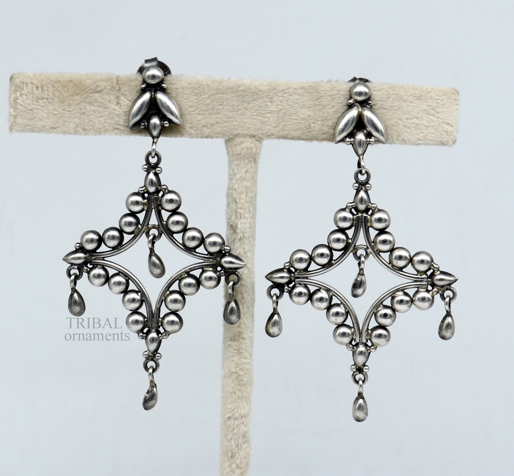 Vintage antique design handmade 92.5 sterling silver gorgeous vintage stylish stud earring fabulous light weight silver earrings ear1090 - TRIBAL ORNAMENTS