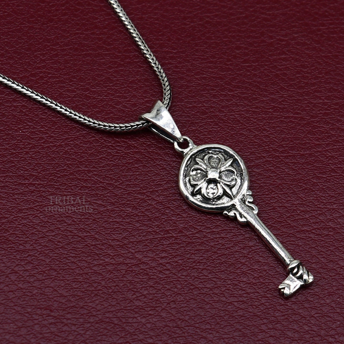 Women's Fancy Key Pendant Necklace