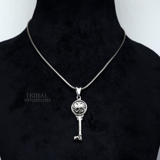 925 sterling silver vintage style handmade key pendant, amazing fancy stylish attractive pendant for boy's and girl's  ssp1607 - TRIBAL ORNAMENTS