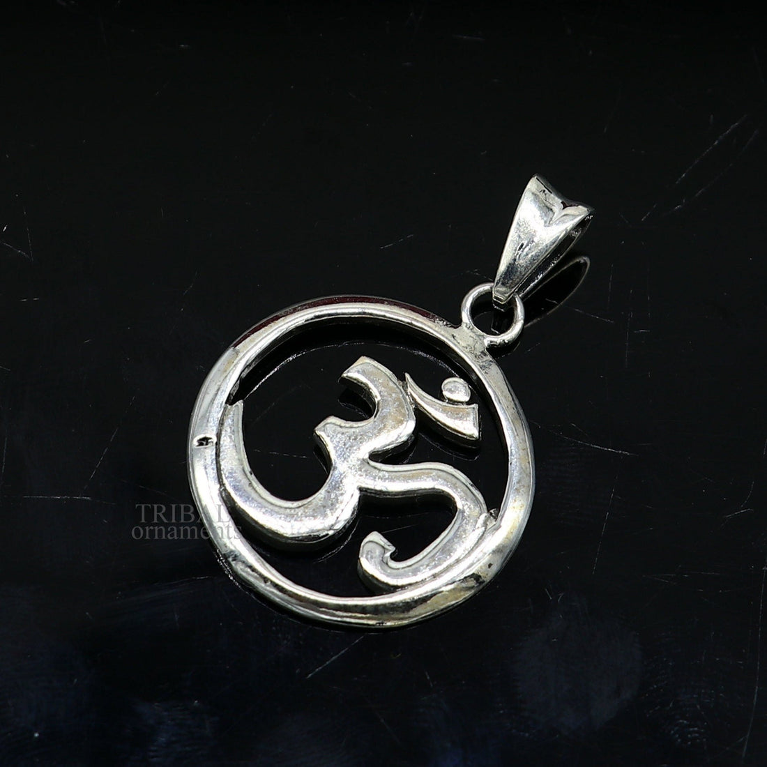 925 sterling silver handmade Hindu mantra 'Aum' OM pendant, amazing stylish good luck pendant personalized jewelry tribal jewelry ssp1593 - TRIBAL ORNAMENTS