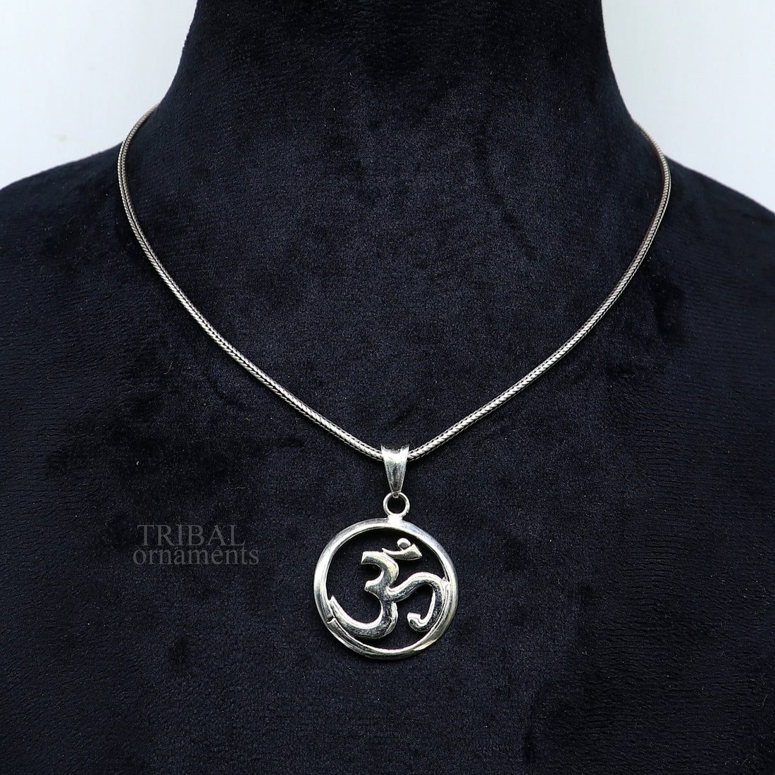 925 sterling silver handmade Hindu mantra 'Aum' OM pendant, amazing stylish good luck pendant personalized jewelry tribal jewelry ssp1593 - TRIBAL ORNAMENTS