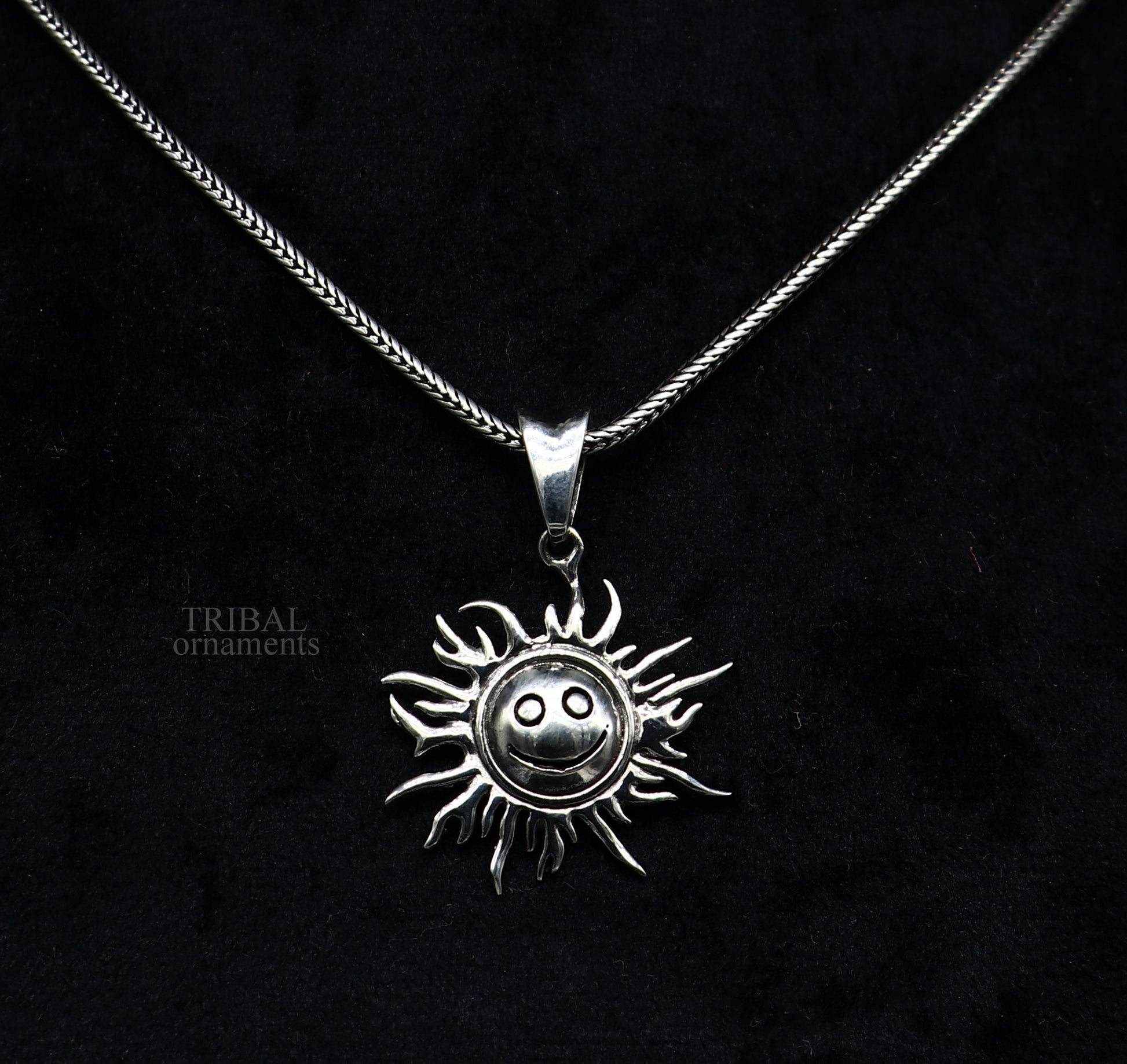 Handmade Sun pendant 925 sterling silver vintage design amazing sun face pendant, excellent ethnic divine jewelry ssp1623 - TRIBAL ORNAMENTS