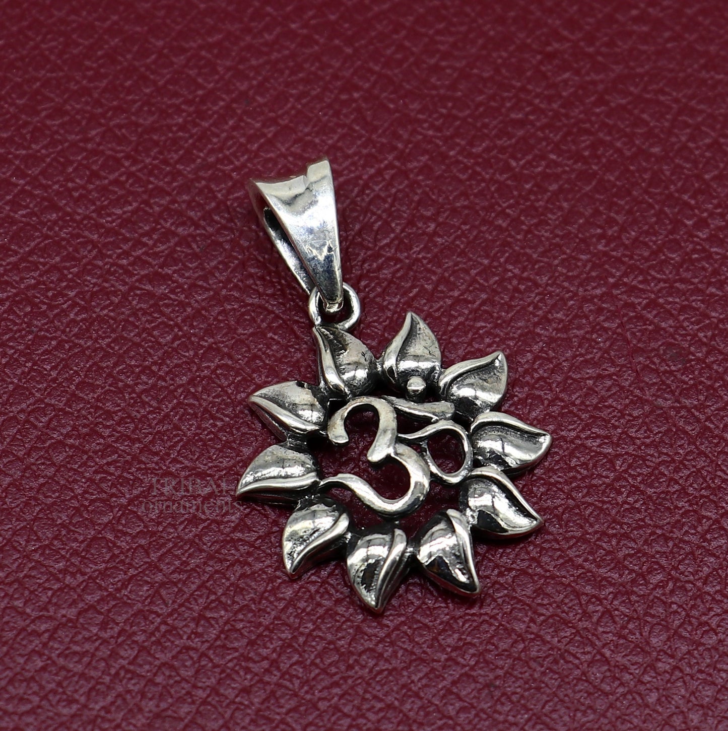 925 sterling silver handmade Hindu mantra 'Aum' OM pendant, amazing stylish good luck pendant personalized jewelry tribal jewelry ssp1429 - TRIBAL ORNAMENTS