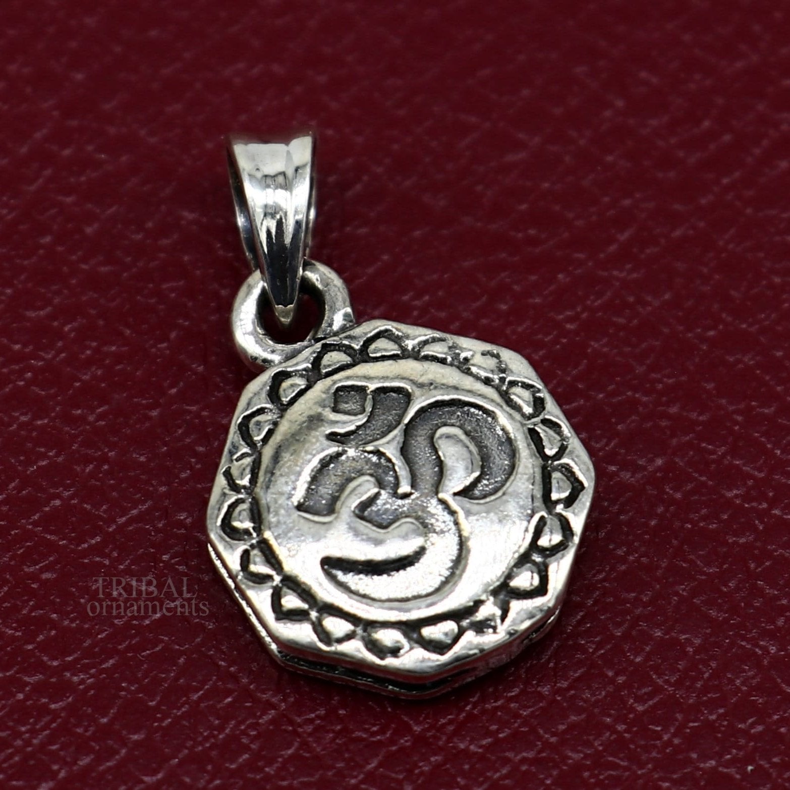 925 sterling silver handmade Hindu mantra 'Aum' OM pendant, amazing stylish good luck pendant personalized jewelry tribal jewelry ssp1652 - TRIBAL ORNAMENTS