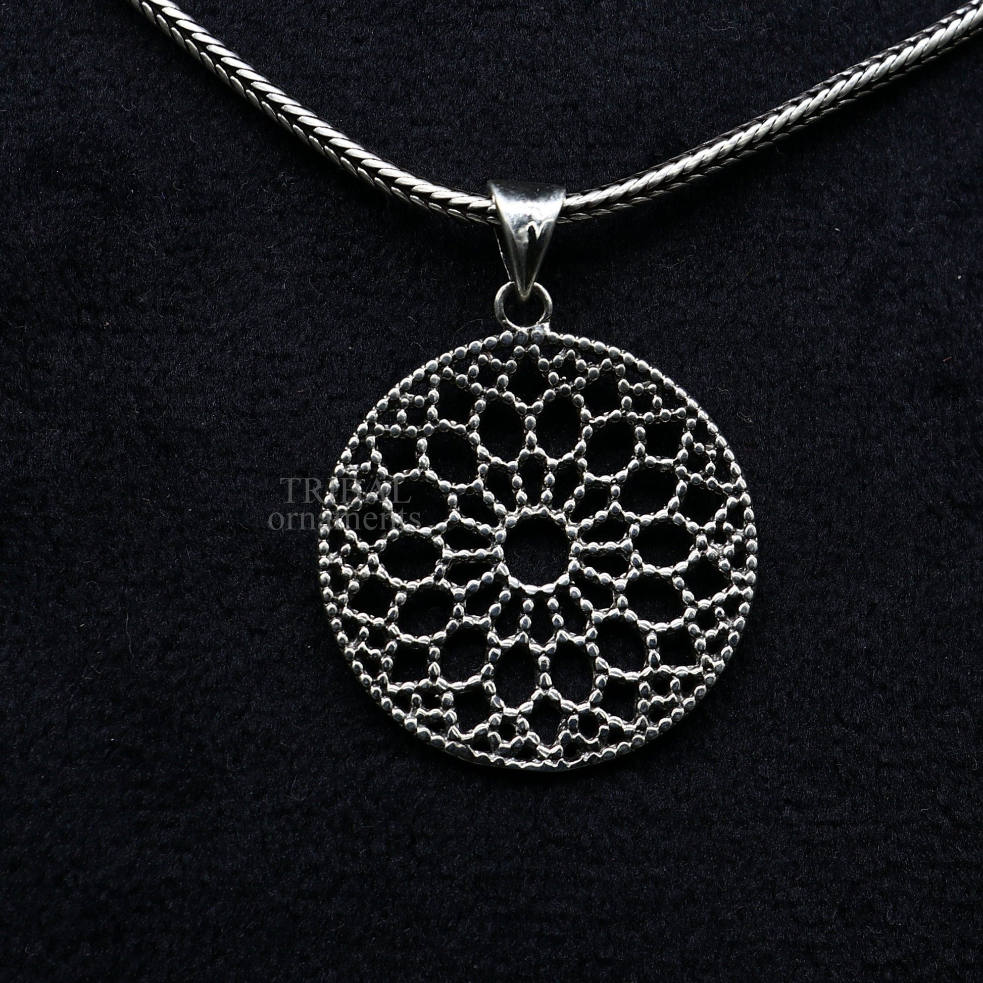 925 sterling silver handmade stylish round floral design small pendant best gifting jewelry from india ssp1600 - TRIBAL ORNAMENTS