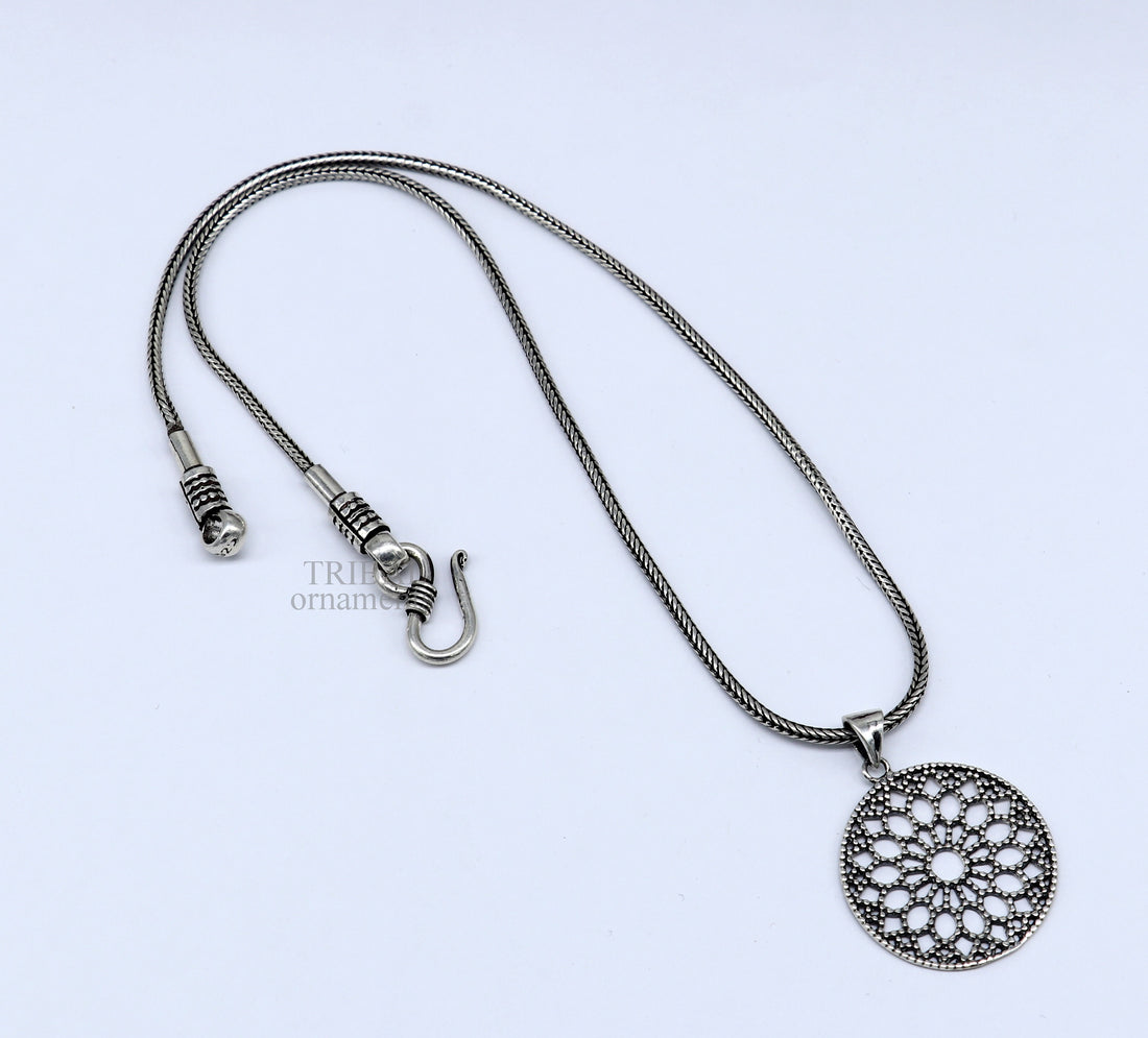 925 sterling silver handmade stylish round floral design small pendant best gifting jewelry from india ssp1600 - TRIBAL ORNAMENTS