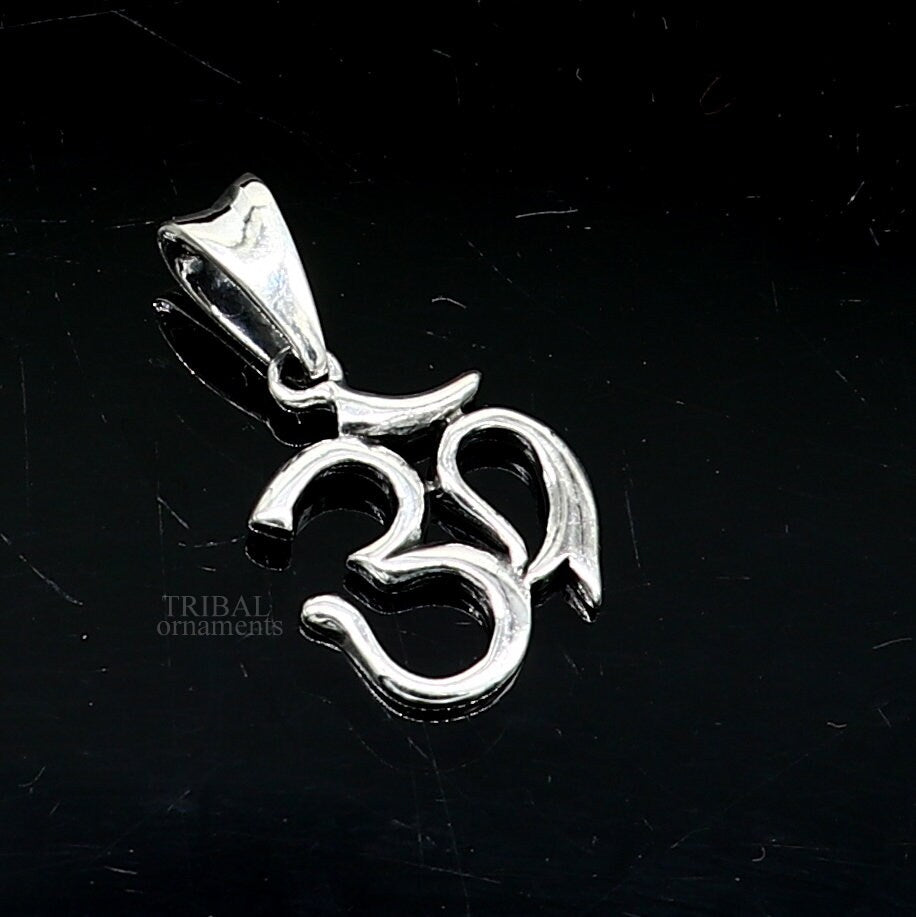 925 sterling silver handmade Hindu mantra 'Aum' OM pendant, amazing stylish unisex pendant personalized jewelry tribal jewelry ssp1585 - TRIBAL ORNAMENTS