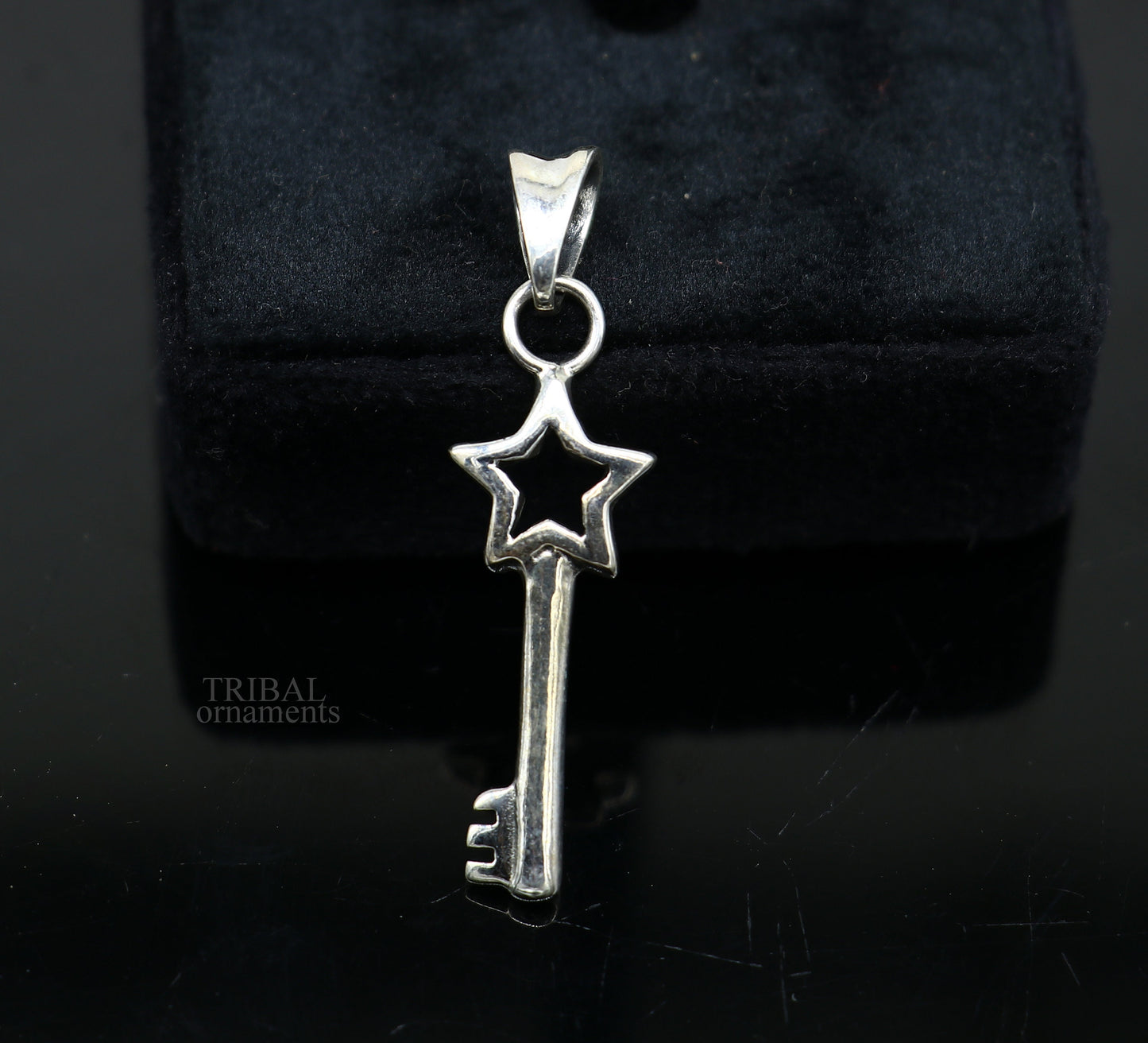 925 sterling silver vintage style handmade key and lock pendant, amazing fancy stylish attractive pendant for boy's and girl's  ssp1422 - TRIBAL ORNAMENTS