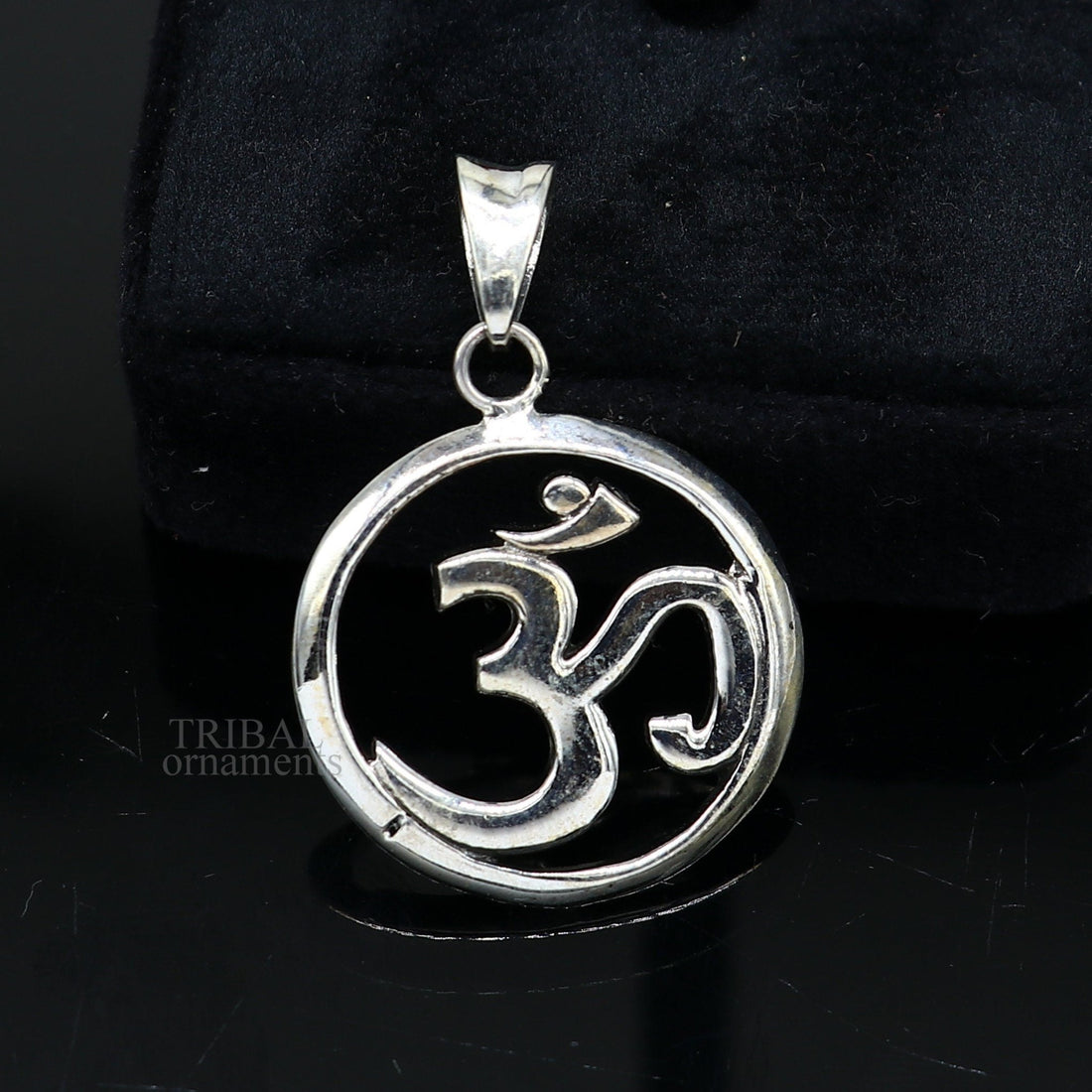 925 sterling silver handmade Hindu mantra 'Aum' OM pendant, amazing stylish good luck pendant personalized jewelry tribal jewelry ssp1593 - TRIBAL ORNAMENTS