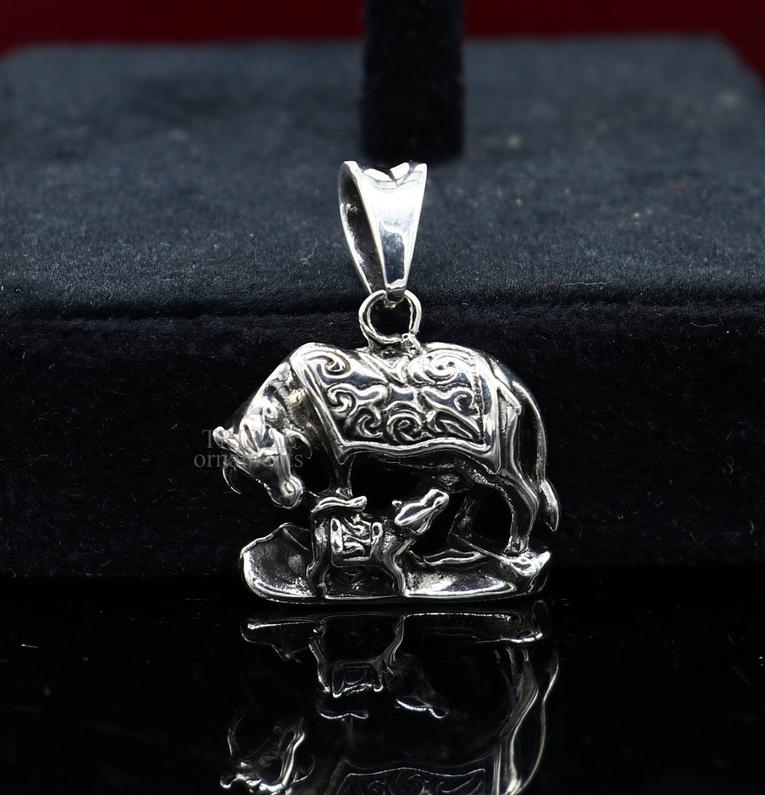 925 sterling silver handmade elegant divine kamdhenu cow with calf pendant, amazing cow and calf pendant attractive pendant ssp1568 - TRIBAL ORNAMENTS