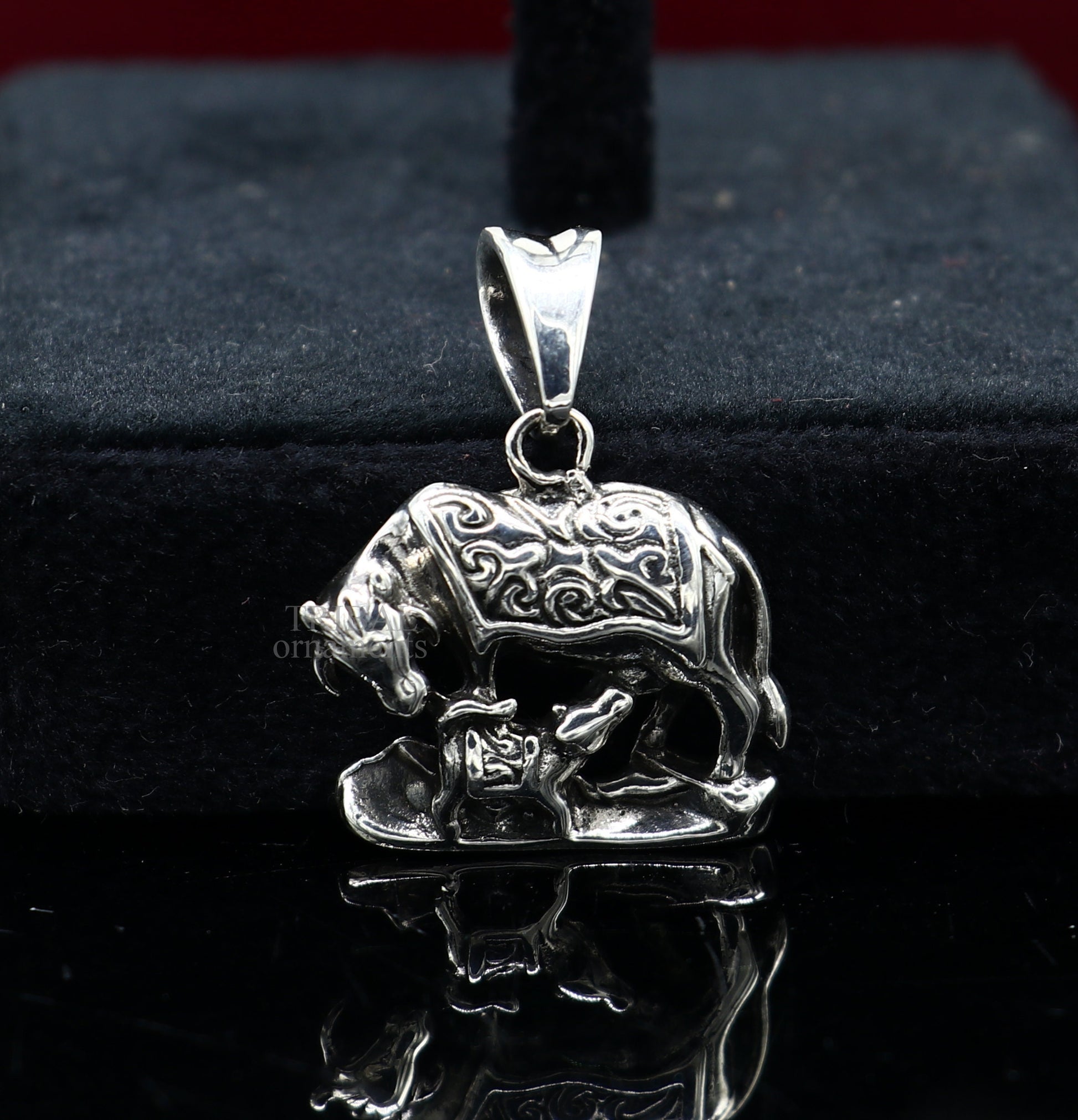 925 sterling silver handmade elegant divine kamdhenu cow with calf pendant, amazing cow and calf pendant attractive pendant ssp1568 - TRIBAL ORNAMENTS