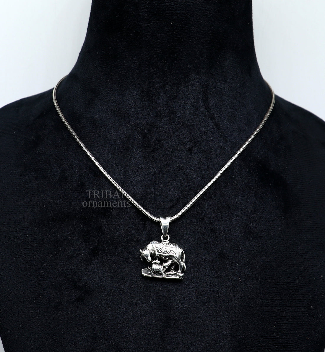 925 sterling silver handmade elegant divine kamdhenu cow with calf pendant, amazing cow and calf pendant attractive pendant ssp1568 - TRIBAL ORNAMENTS