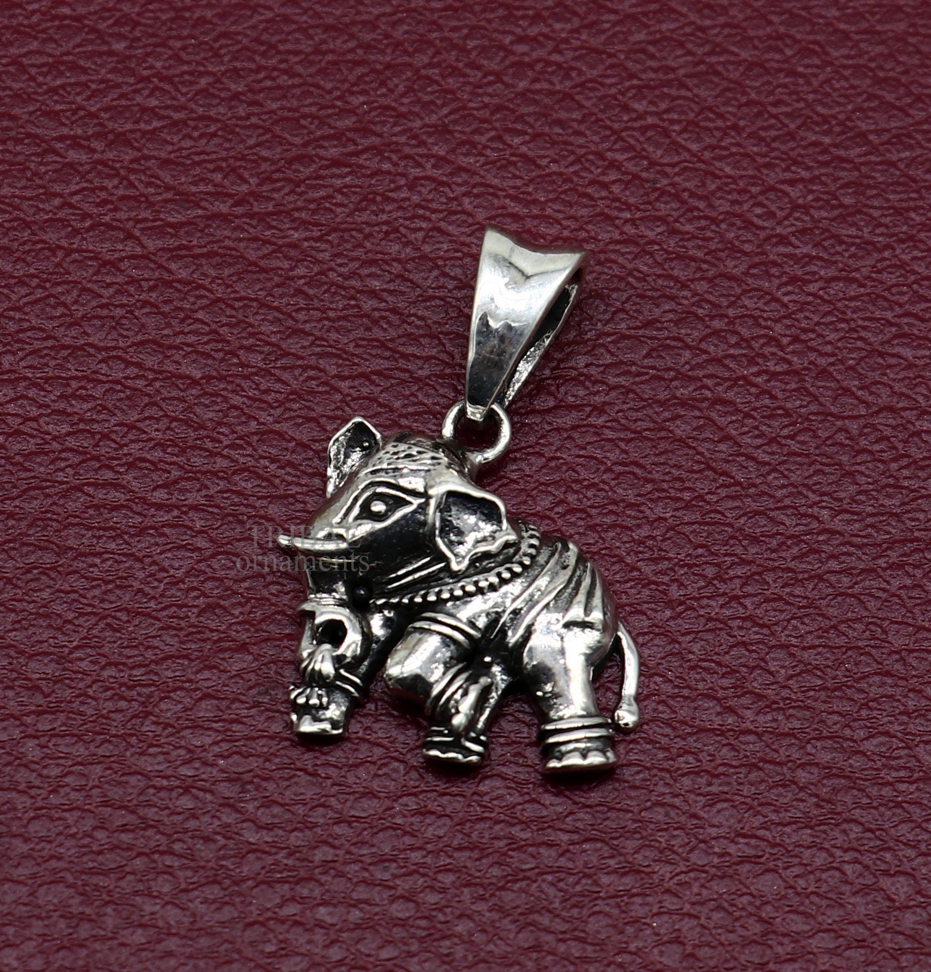 Babar - Elephant - Mini Pendant - Rope Necklace - PEN737M
