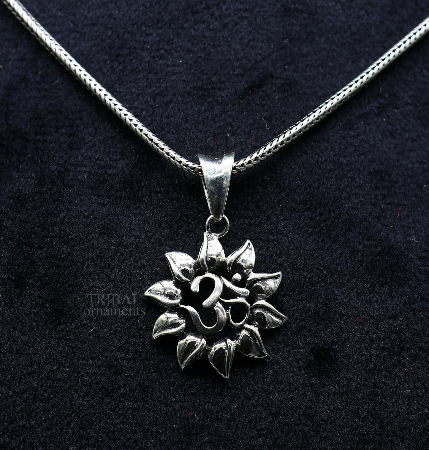 925 sterling silver handmade Hindu mantra 'Aum' OM pendant, amazing stylish good luck pendant personalized jewelry tribal jewelry ssp1429 - TRIBAL ORNAMENTS