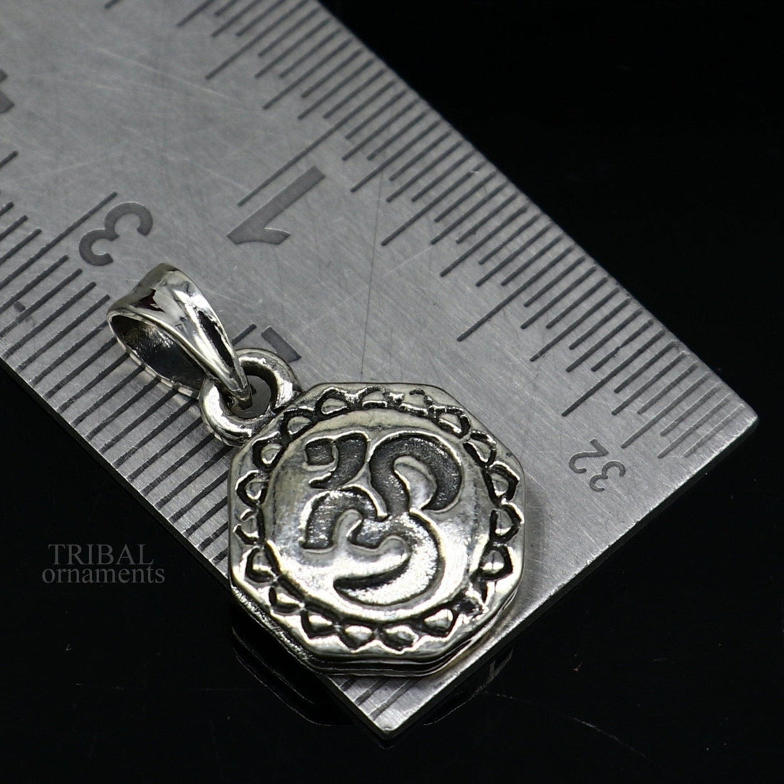 925 sterling silver handmade Hindu mantra 'Aum' OM pendant, amazing stylish good luck pendant personalized jewelry tribal jewelry ssp1652 - TRIBAL ORNAMENTS