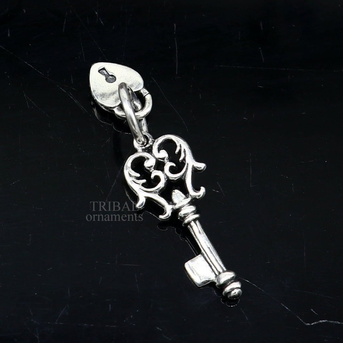 925 sterling silver vintage style handmade key and lock pendant, amazing fancy stylish attractive pendant for boy's and girl's  ssp1632 - TRIBAL ORNAMENTS