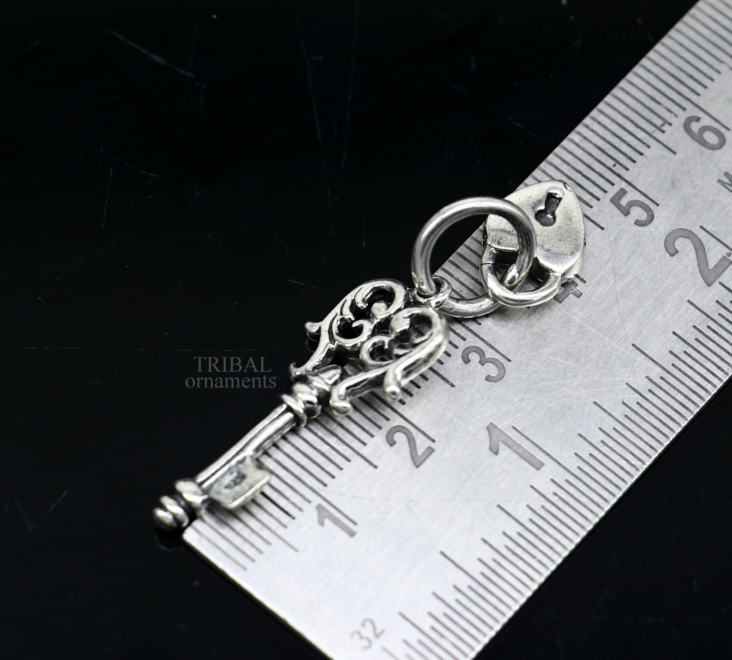 925 sterling silver vintage style handmade key and lock pendant, amazing fancy stylish attractive pendant for boy's and girl's  ssp1632 - TRIBAL ORNAMENTS