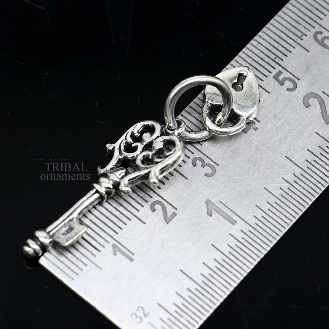 925 sterling silver vintage style handmade key and lock pendant, amazing fancy stylish attractive pendant for boy's and girl's  ssp1632 - TRIBAL ORNAMENTS