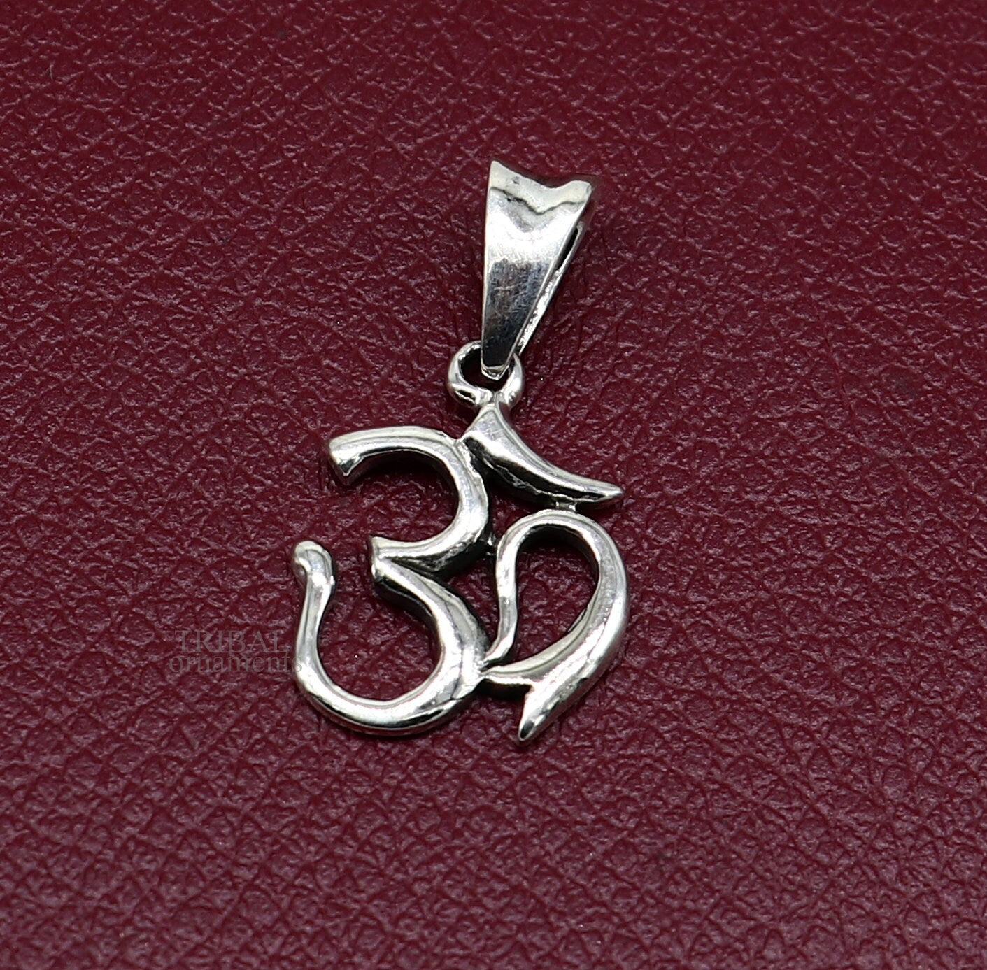 925 sterling silver handmade Hindu mantra 'Aum' OM pendant, amazing stylish unisex pendant personalized jewelry tribal jewelry ssp1585 - TRIBAL ORNAMENTS