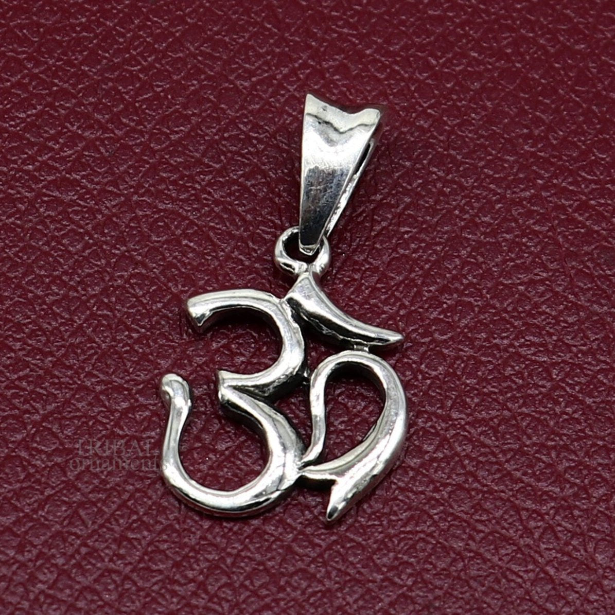 925 sterling silver handmade Hindu mantra 'Aum' OM pendant, amazing stylish unisex pendant personalized jewelry tribal jewelry ssp1585 - TRIBAL ORNAMENTS