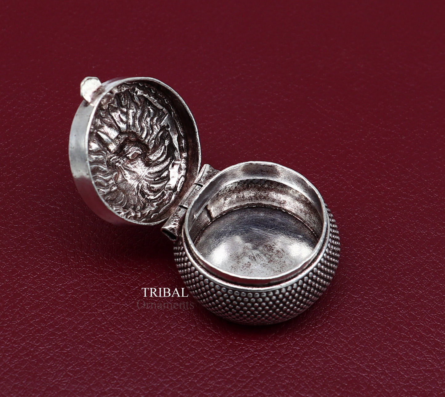 Vintage lion design Sterling silver handmade trinket box, eye kajal box, kumkum box, sindur box, best brides gift stb348 - TRIBAL ORNAMENTS