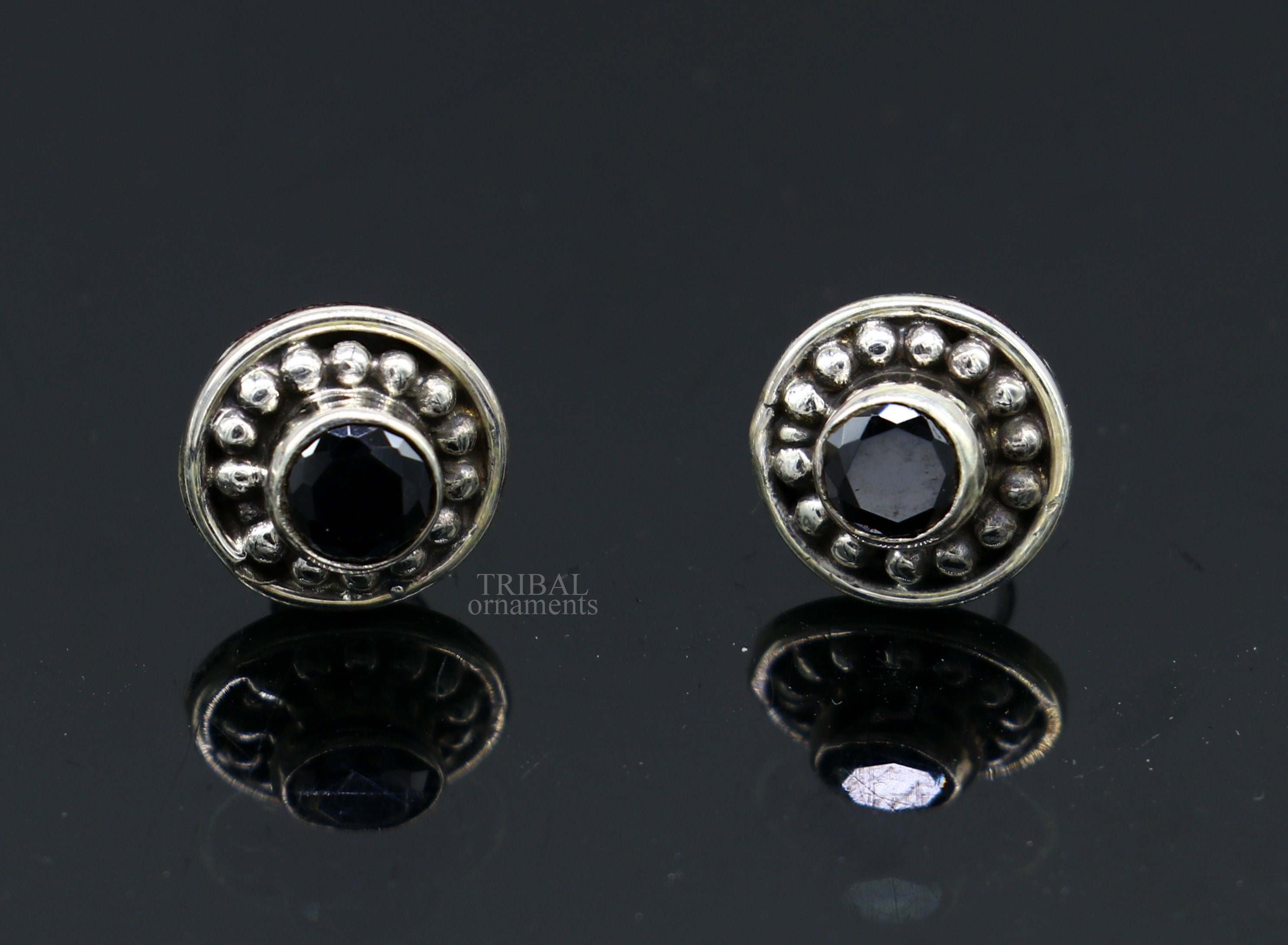 Single Black stone Flower design handmade 925 sterling silver stud earring,  best daily use vintage style jewelry from India ear1207 | TRIBAL ORNAMENTS