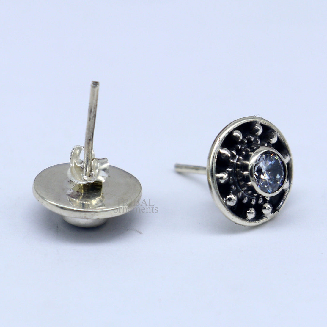 925 sterling handmade stylish vintage design single cz stone silver stud earring, best daily use vintage style jewelry from India ear1201 - TRIBAL ORNAMENTS