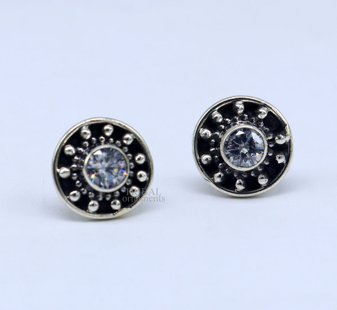 925 sterling handmade stylish vintage design single cz stone silver stud earring, best daily use vintage style jewelry from India ear1201 - TRIBAL ORNAMENTS