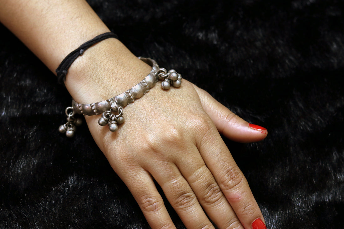 Vintage solid silver old used classical bangles bracelet handmade design with hanging drops traditional ethnic tribal used jewelry sba07 - TRIBAL ORNAMENTS