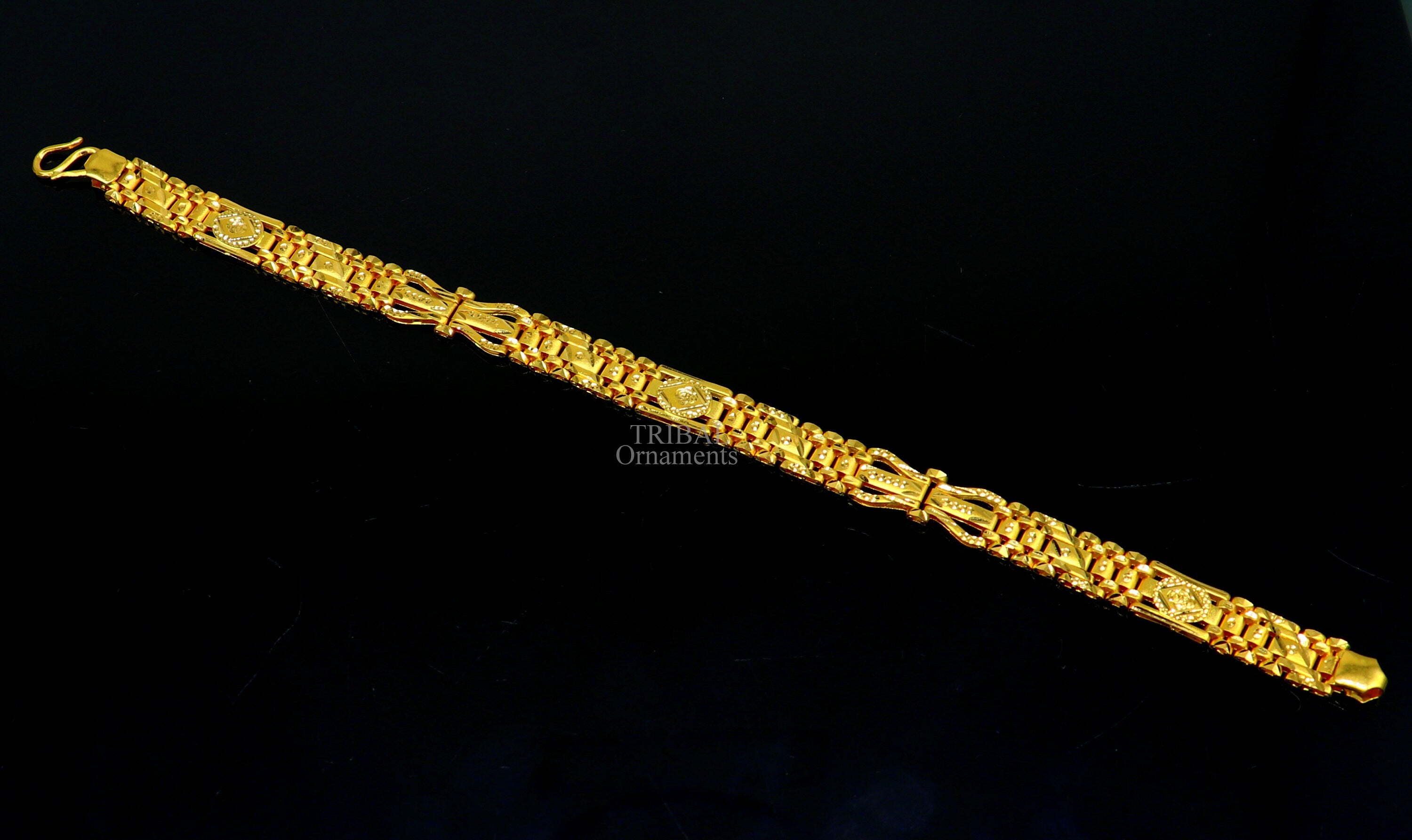 18kt Yellow Gold Real Diamonds Unisex Diamond Leather Bracelet, Weight: 11  Gms at Rs 92000 in Mumbai