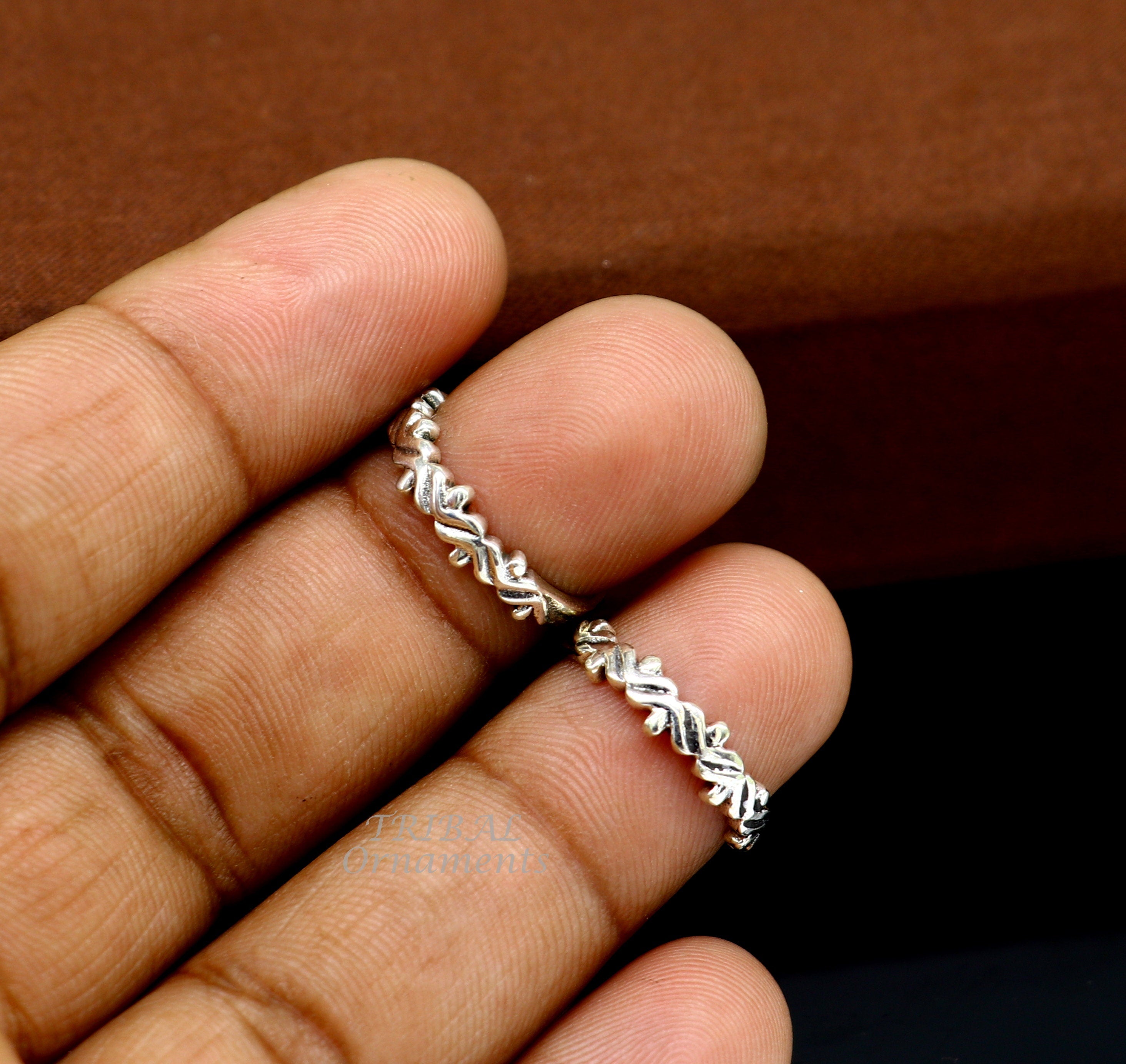 Circular Design Silver Finger Ring