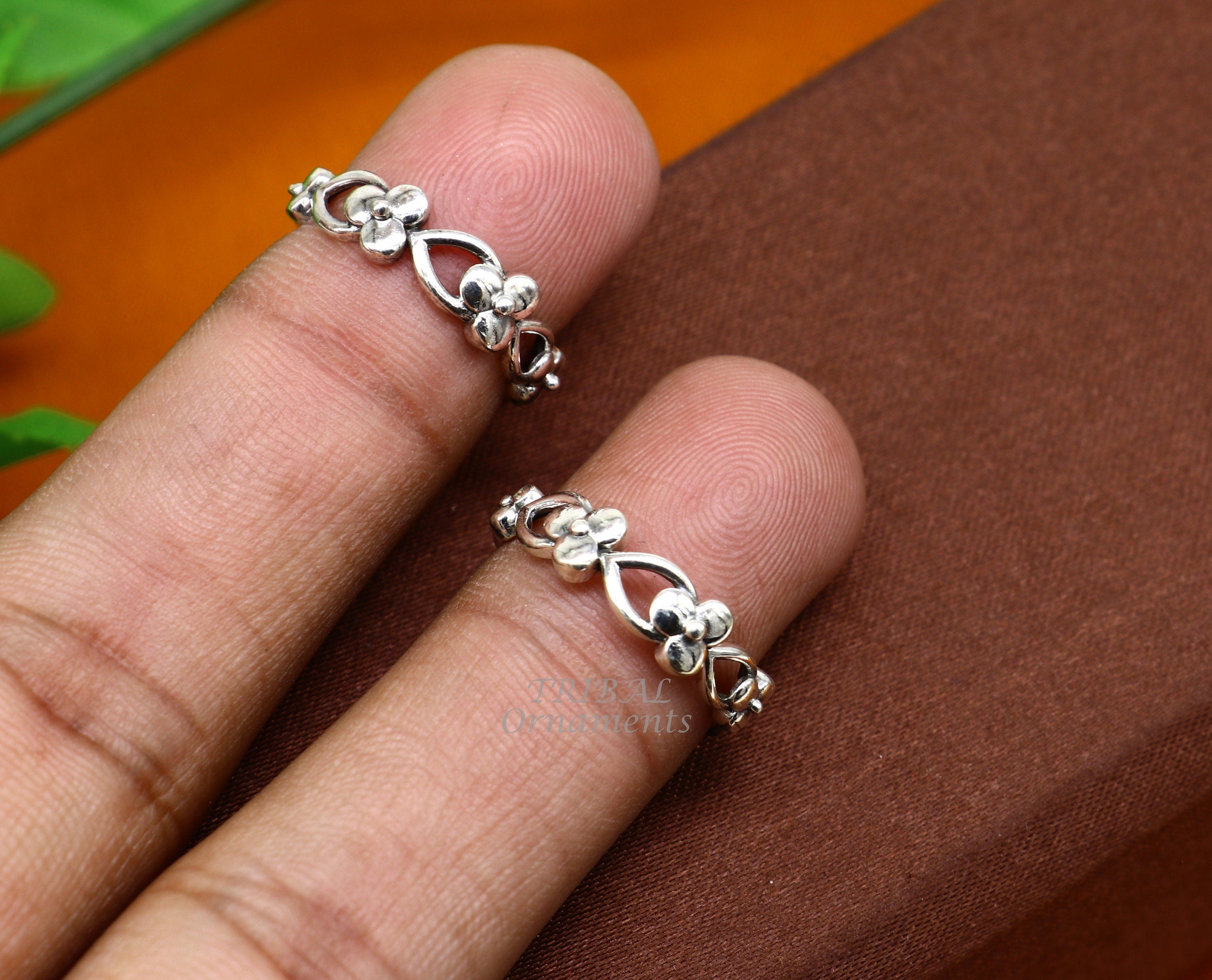 Simple silver deals toe rings