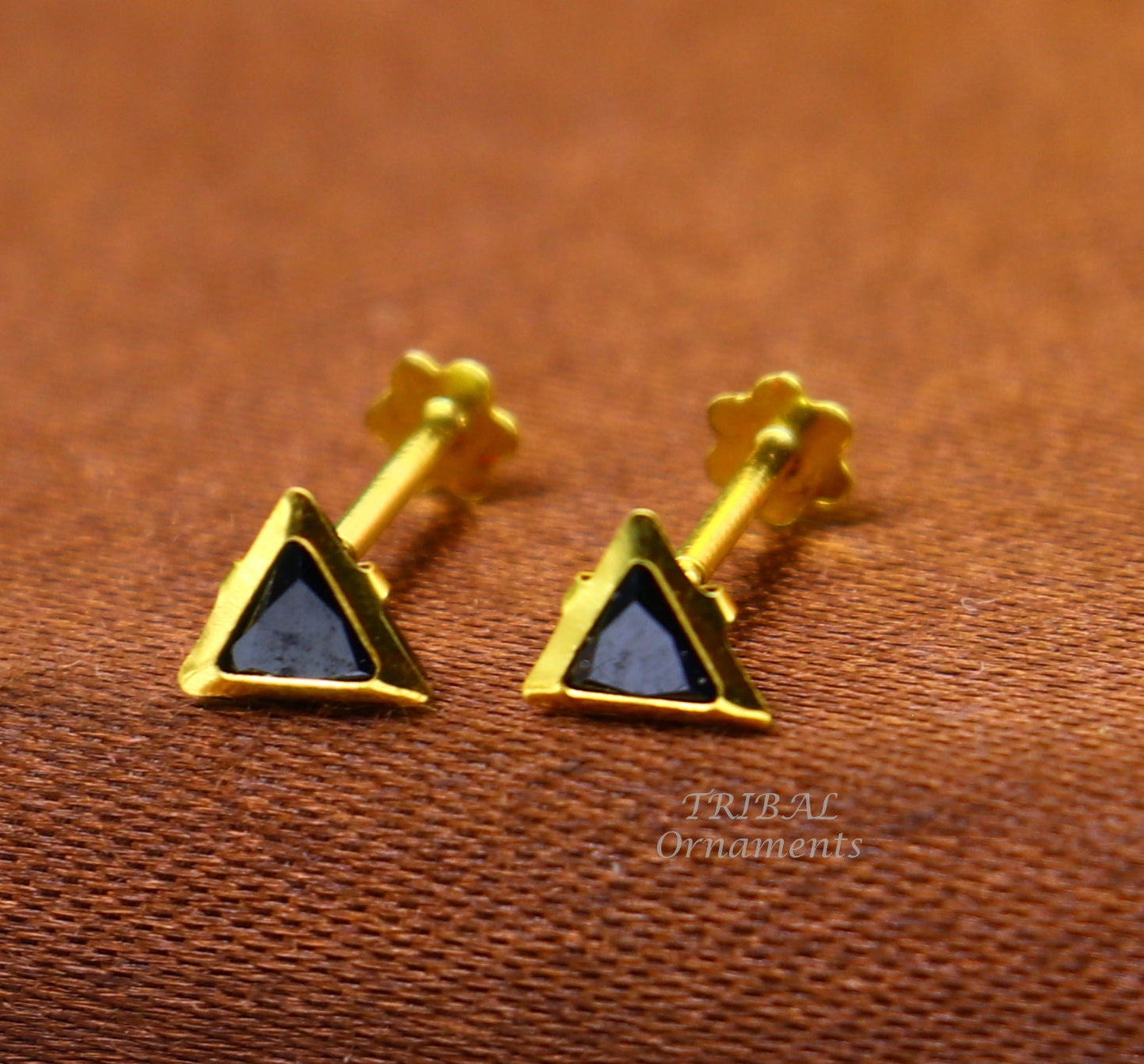 4mm 18kt yellow gold handmade single stone Triangle shape stud earring cartilage earring customized unisex screw back stud jewelry er150 - TRIBAL ORNAMENTS