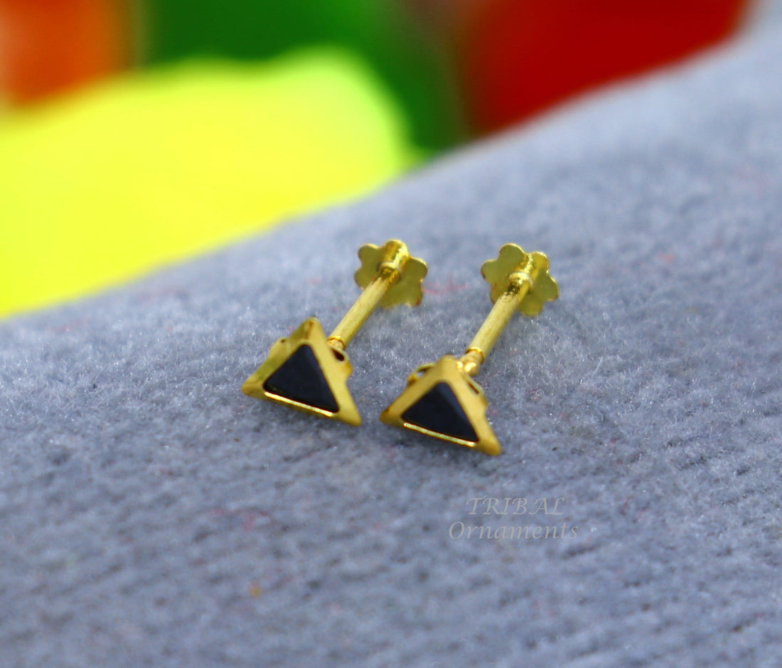 4mm 18kt yellow gold handmade single stone Triangle shape stud earring cartilage earring customized unisex screw back stud jewelry er150 - TRIBAL ORNAMENTS