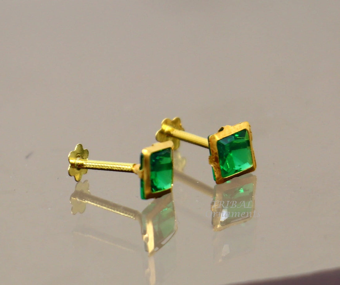 4mm single green stone gorgeous 18kt yellow gold handmade square shape screw back stud earring or nose in unisex jewelry er155 - TRIBAL ORNAMENTS