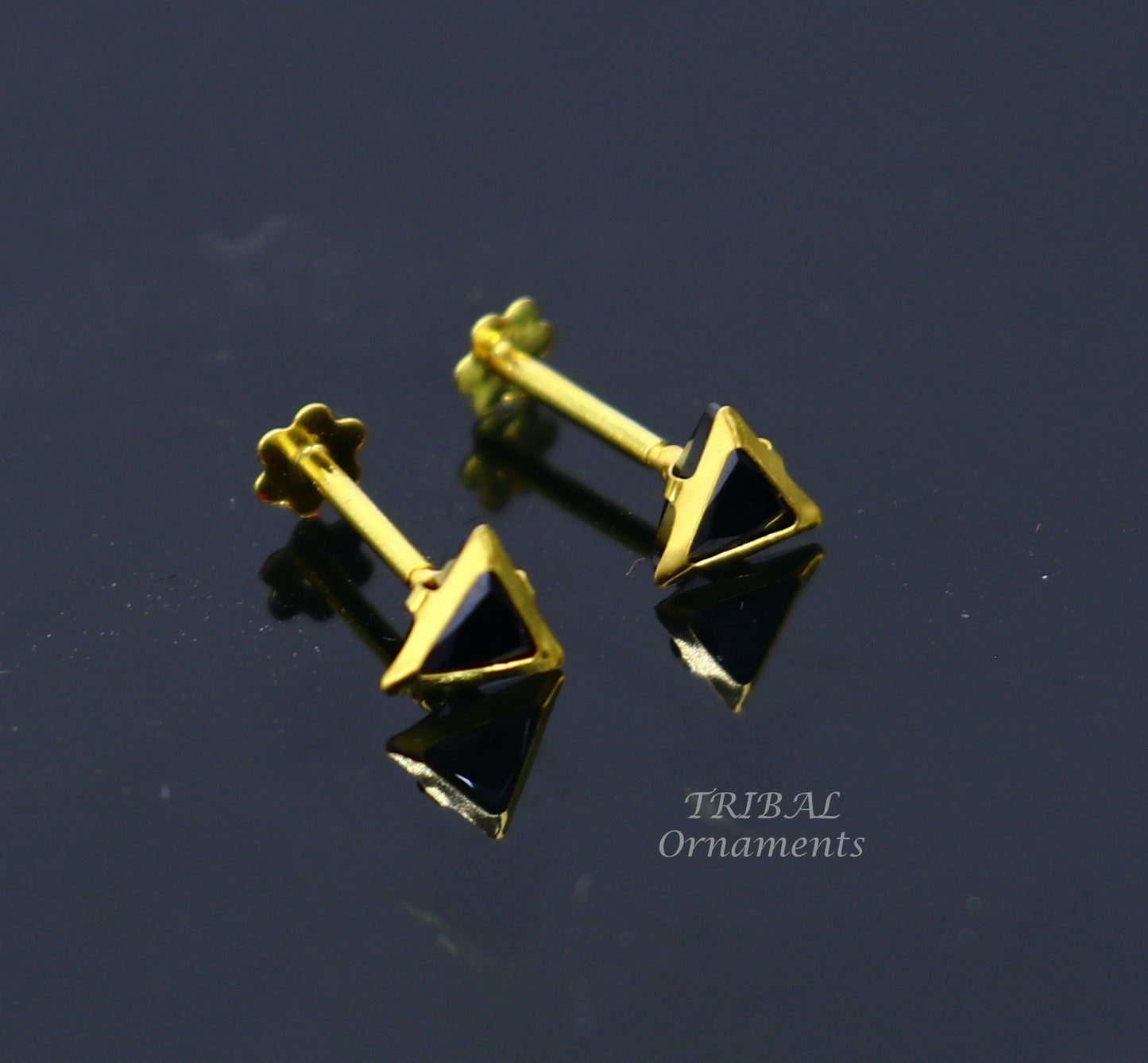 4mm 18kt yellow gold handmade single stone Triangle shape stud earring cartilage earring customized unisex screw back stud jewelry er150 - TRIBAL ORNAMENTS