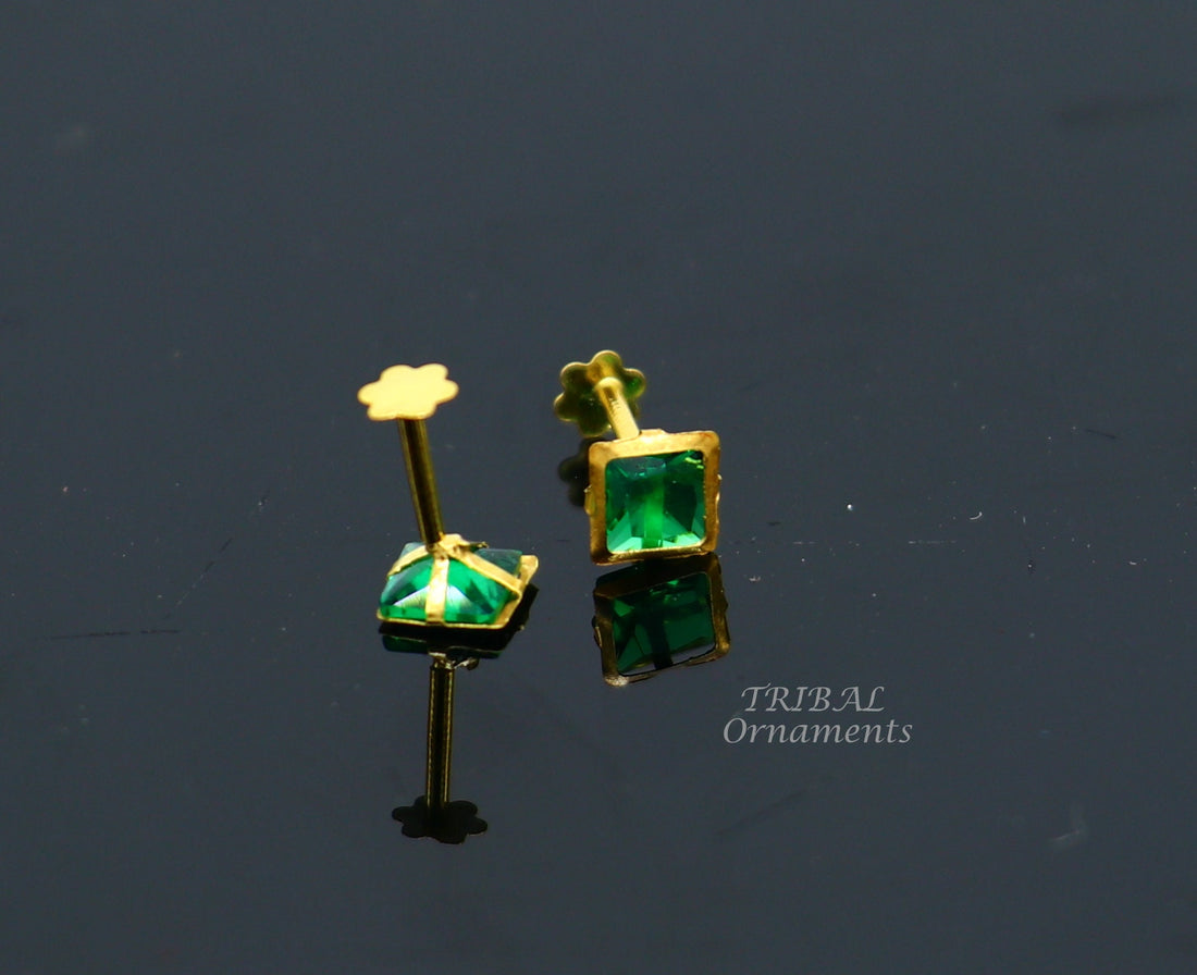 4mm single green stone gorgeous 18kt yellow gold handmade square shape screw back stud earring or nose in unisex jewelry er155 - TRIBAL ORNAMENTS