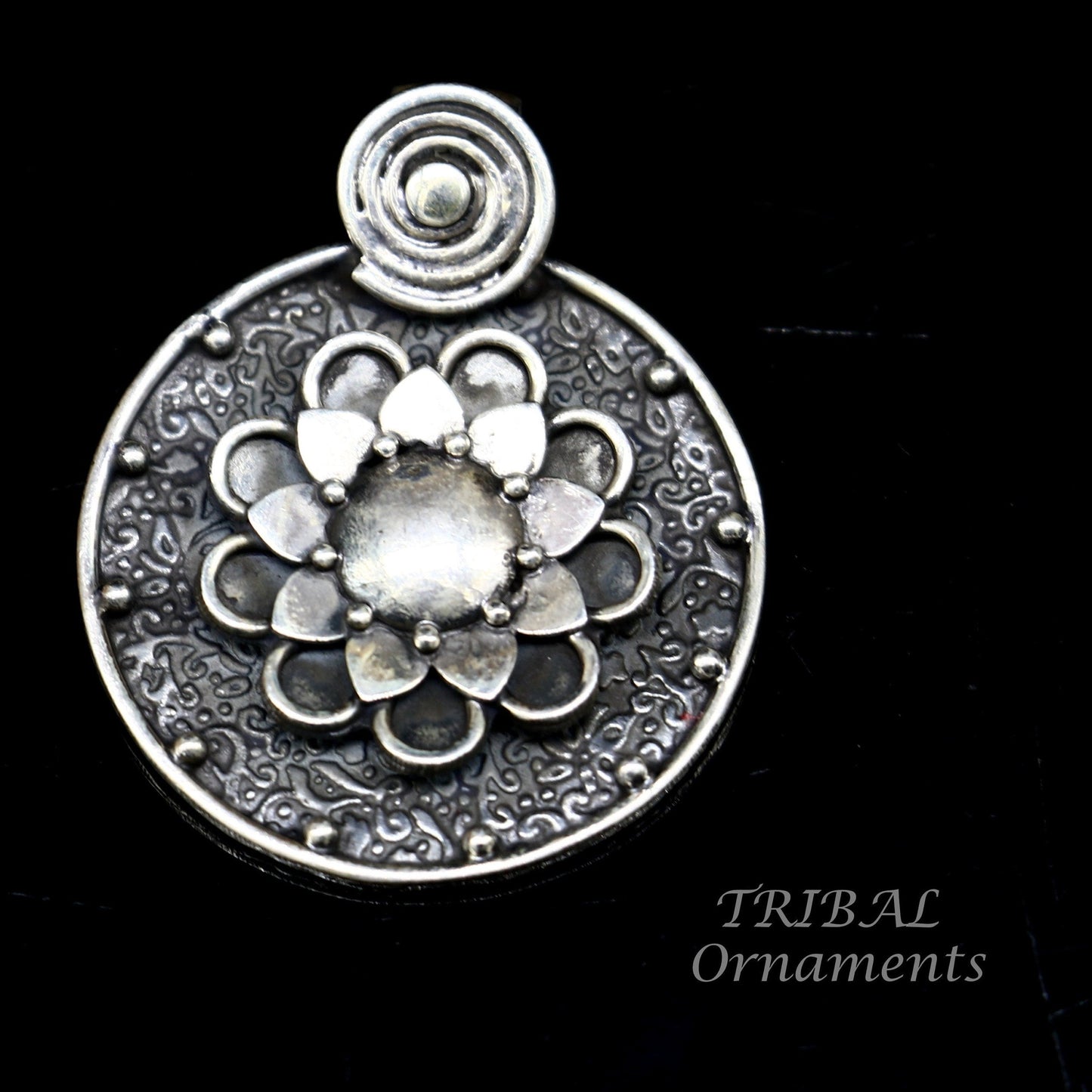 Amazing round floral 925 sterling silver amazing flower design unisex pendant ethnic tribal stylish jewelry from india  nsp484 - TRIBAL ORNAMENTS