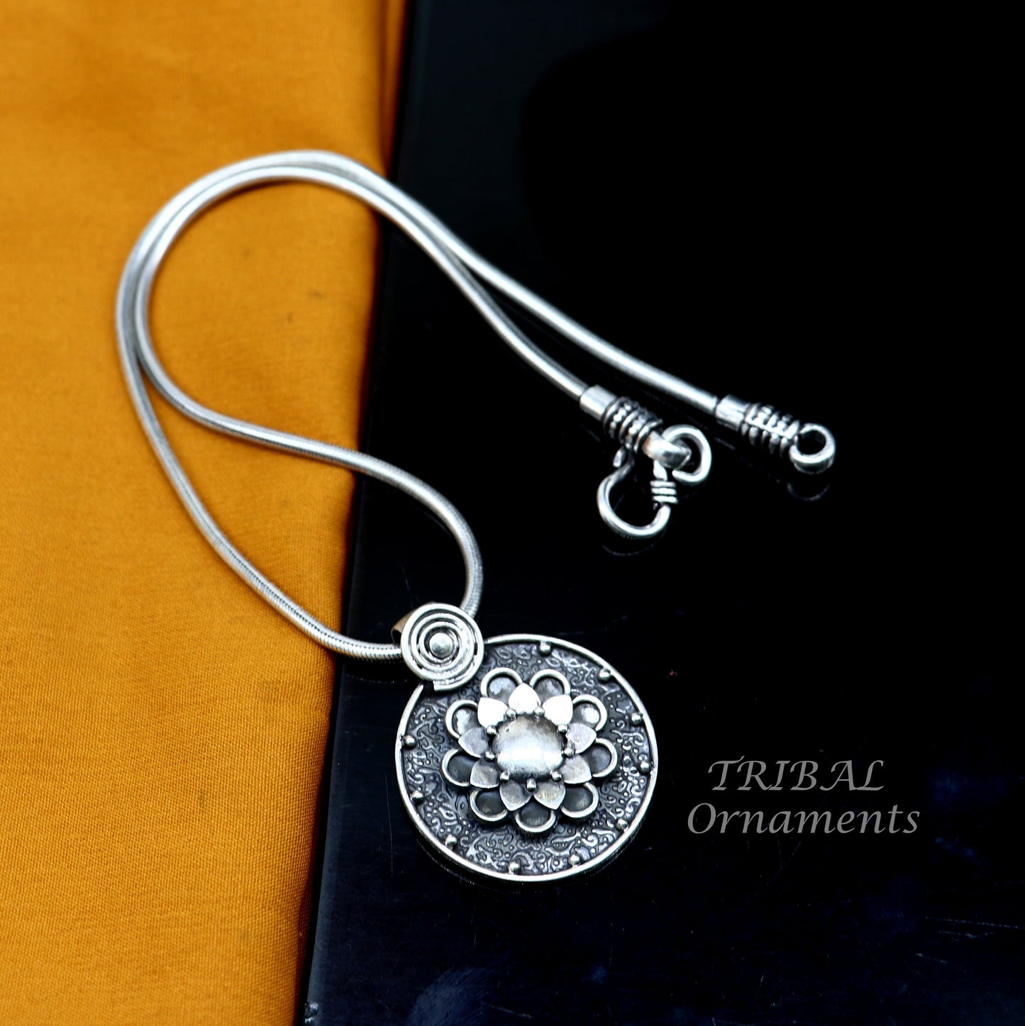 Amazing round floral 925 sterling silver amazing flower design unisex pendant ethnic tribal stylish jewelry from india  nsp484 - TRIBAL ORNAMENTS