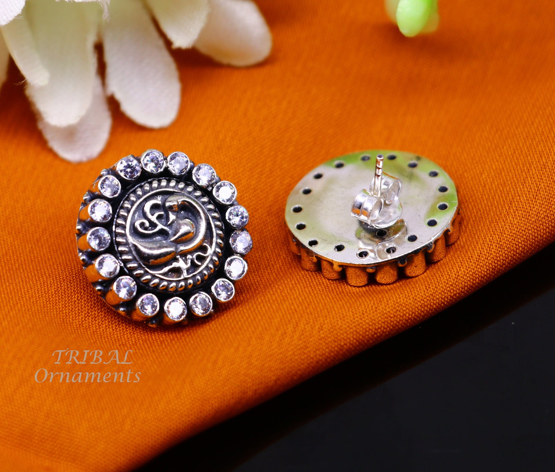 925 sterling handmade stylish vintage design single cz stone silver stud earring, best daily use vintage style jewelry from India s1072 - TRIBAL ORNAMENTS