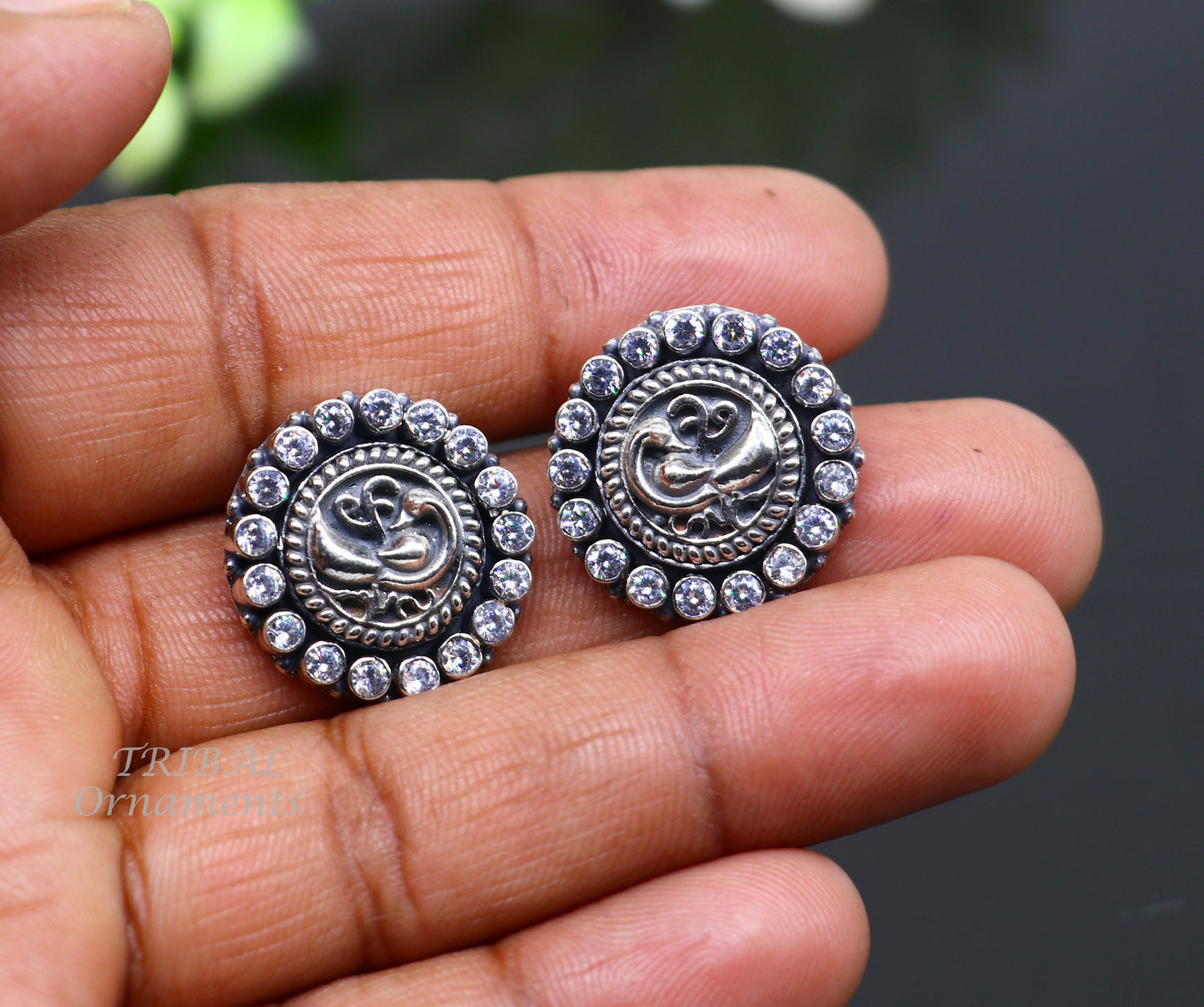 925 sterling handmade stylish vintage design single cz stone silver stud earring, best daily use vintage style jewelry from India s1072 - TRIBAL ORNAMENTS