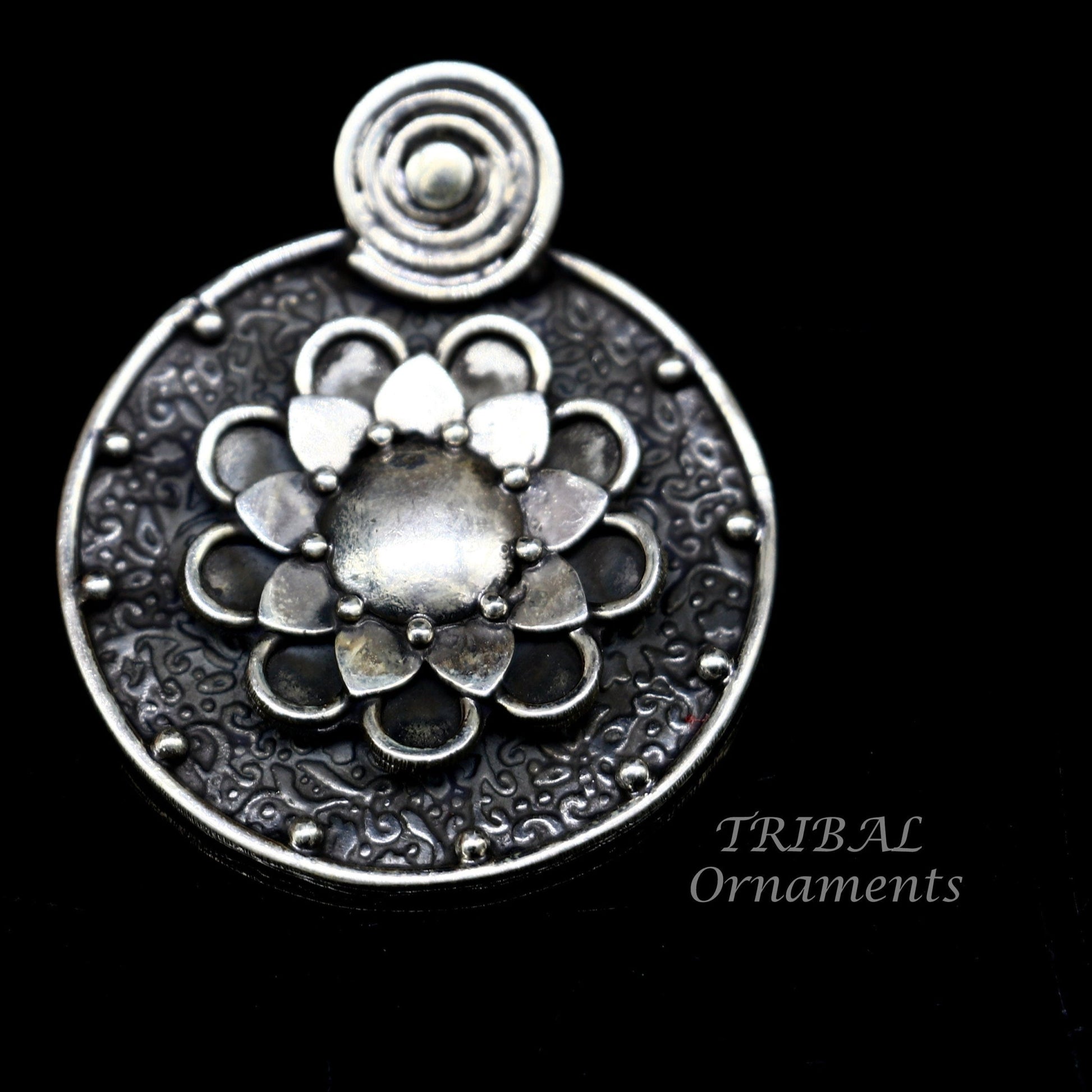 Amazing round floral 925 sterling silver amazing flower design unisex pendant ethnic tribal stylish jewelry from india  nsp484 - TRIBAL ORNAMENTS