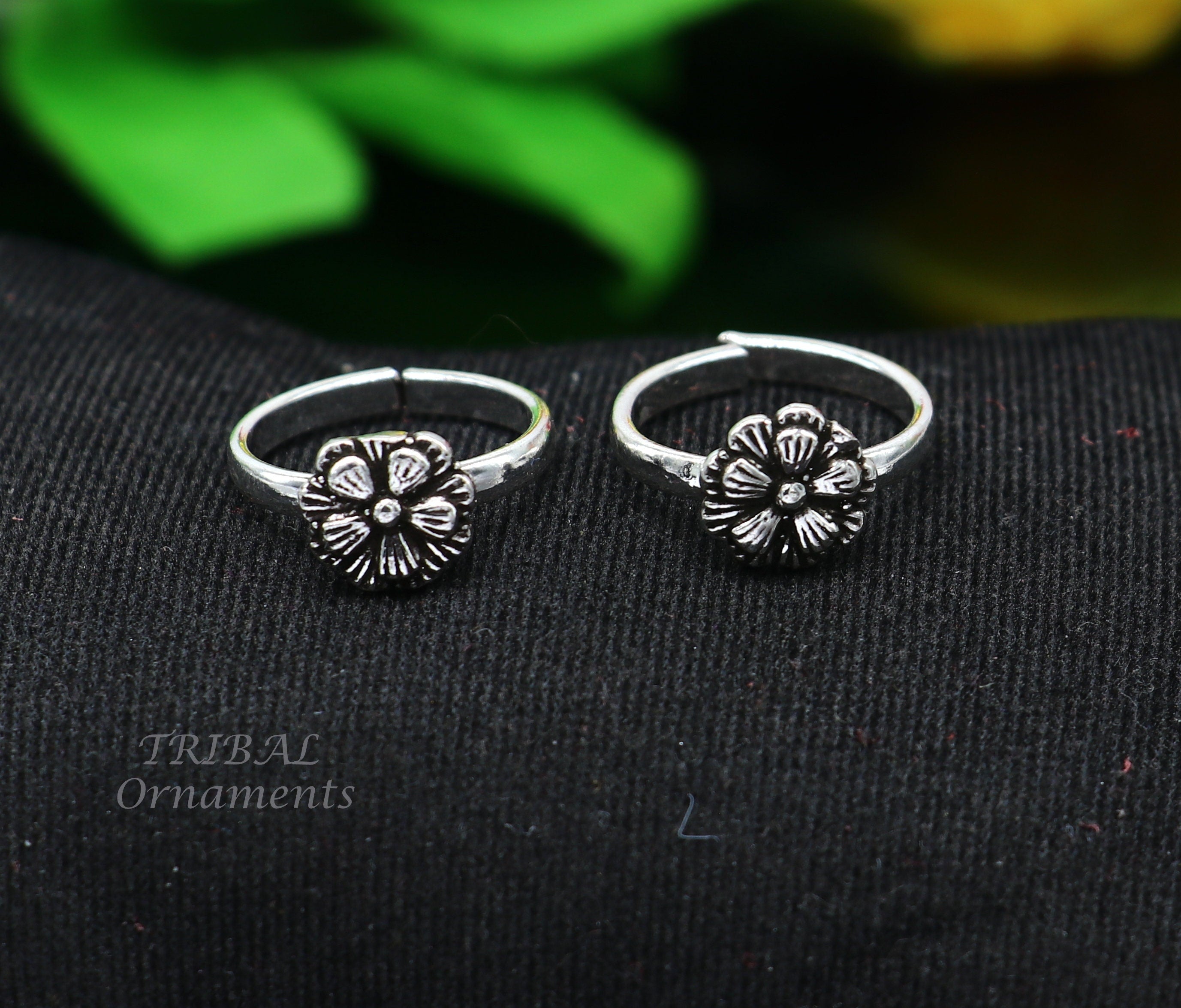 The Urban Jewels - Traditional yet modern these toe rings add a modern  touch to this Traditional India Accessory..Platinum polish with quality  zircon stones makes these toe rings even more attractive. Shop
